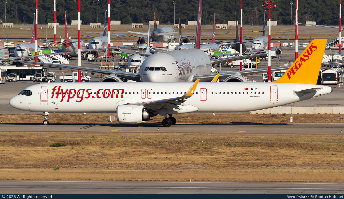 Photo of TC-RFZ - Airbus A321-251NX operated by Pegasus Airlines