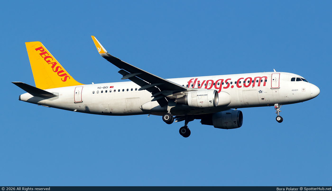 Photo of TC-DCI - Airbus A320-216 operated by Pegasus Airlines