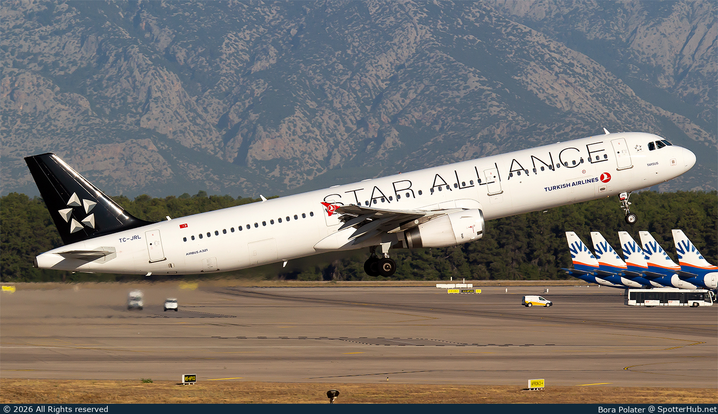 Photo of TC-JRL - Airbus A321-231 operated by Turkish Airlines