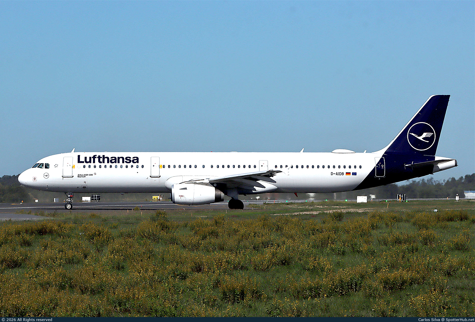 Photo of D-AIDB - Airbus A321-231 operated by Lufthansa