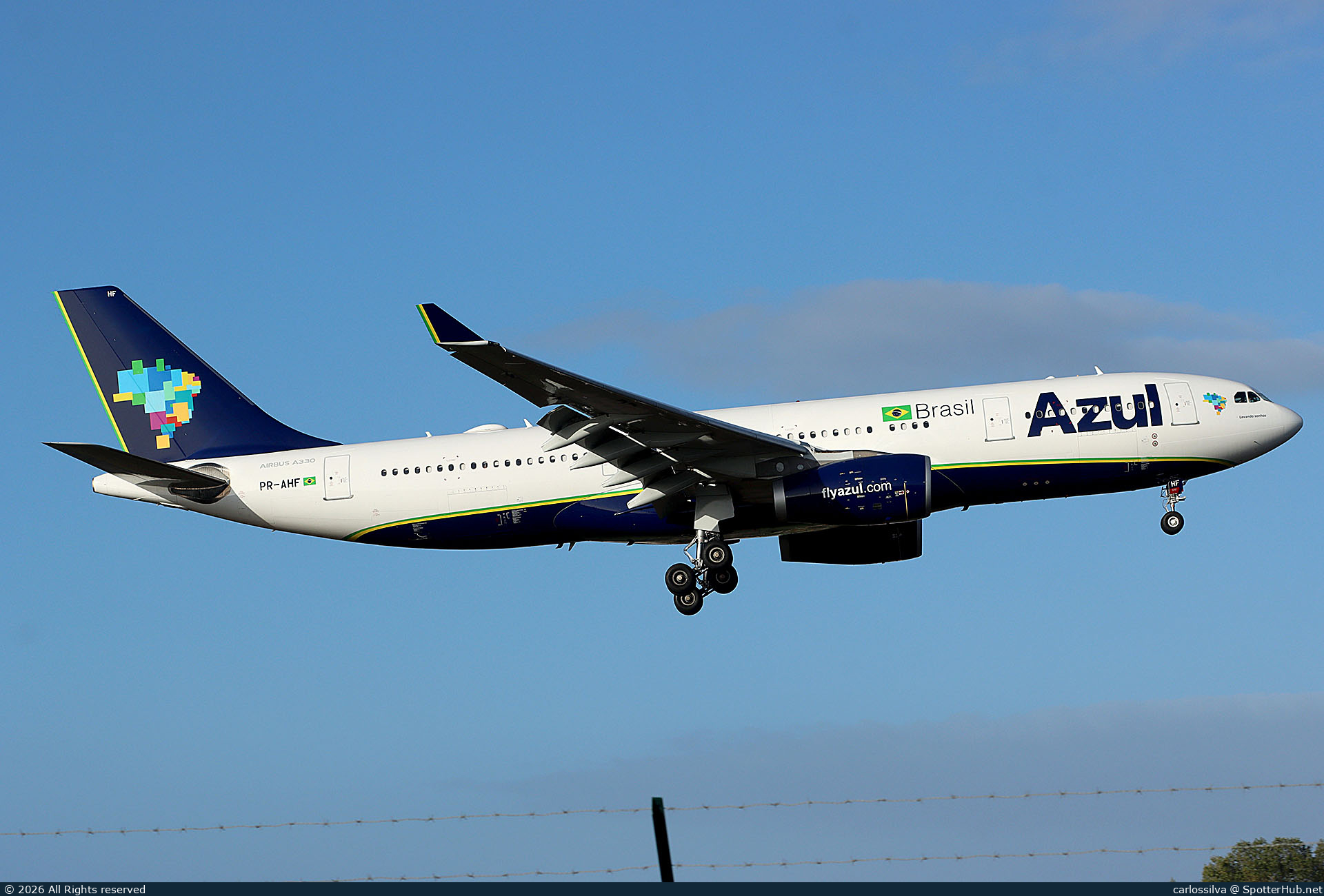 Photo of PR-AHF - Airbus A330-243 operated by Azul