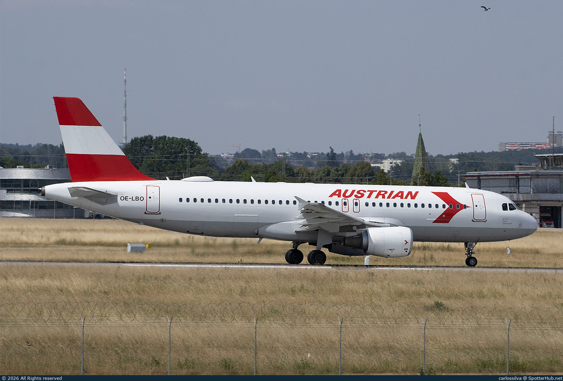 Photo of OE-LBO - Airbus A320-214 operated by Austrian Airlines
