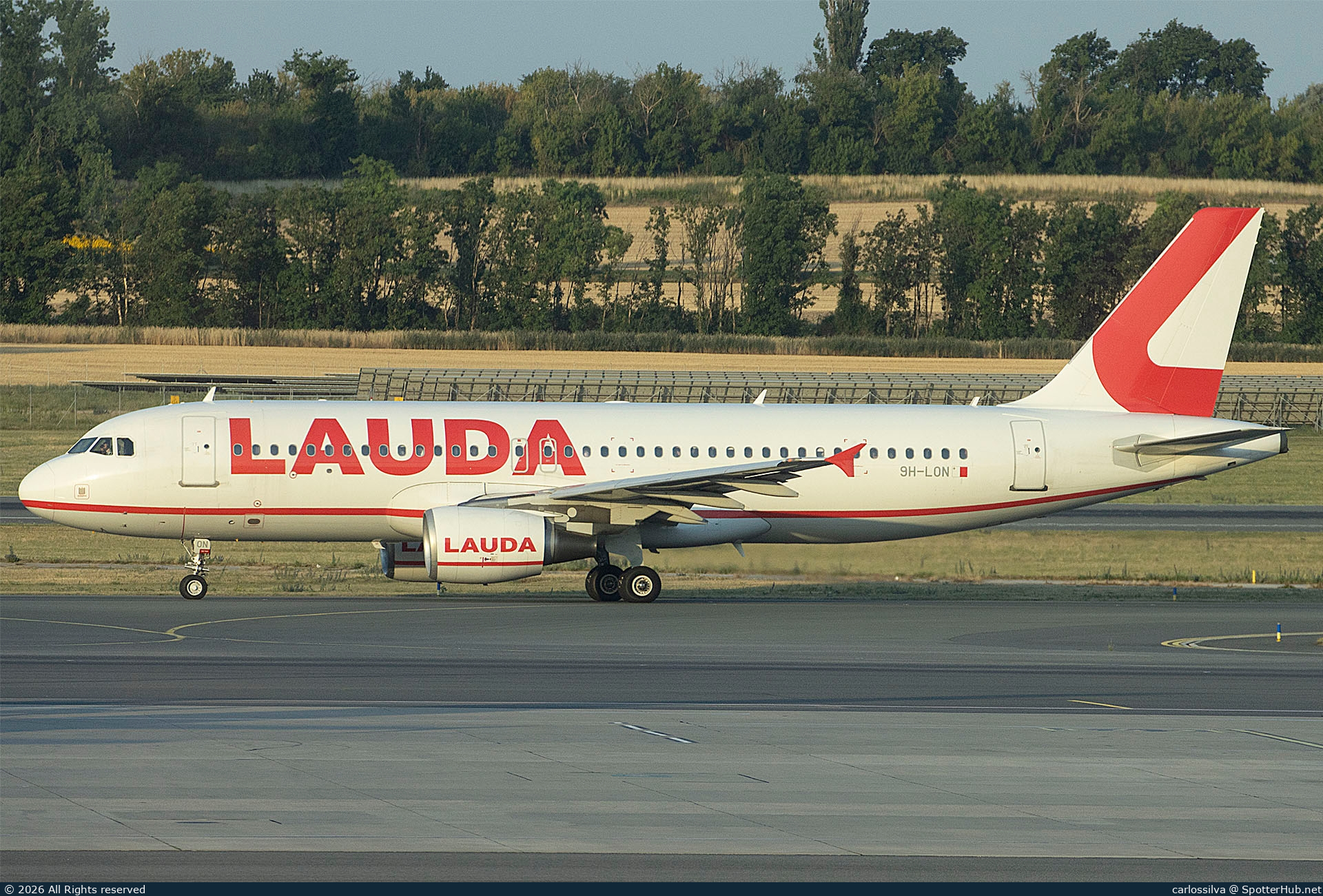 Photo of 9H-LON - Airbus A320-214 operated by Lauda Europe