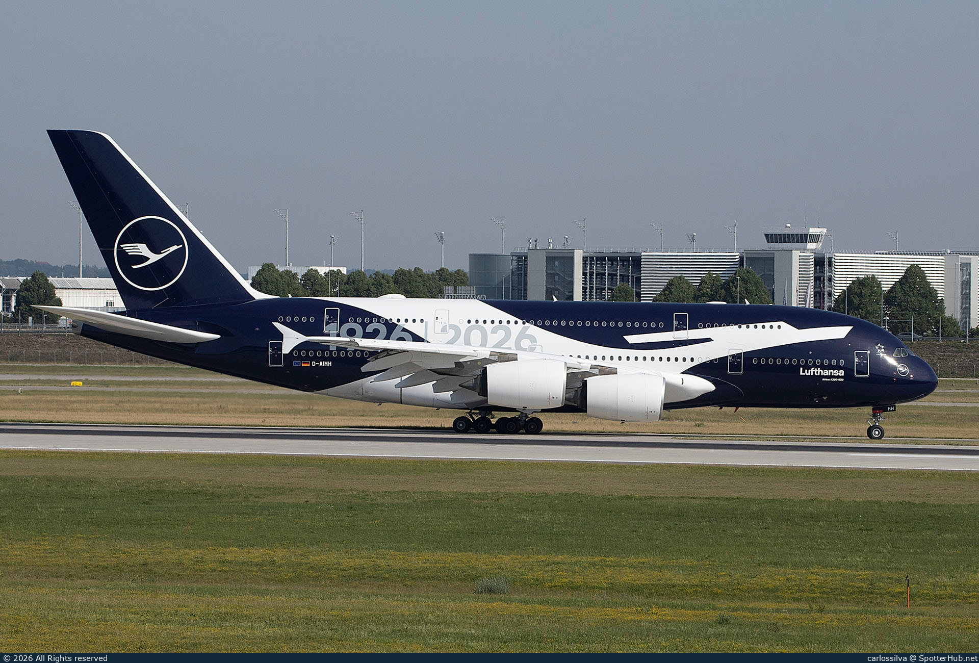 Photo of D-AIMH - Airbus A380-841 operated by Lufthansa