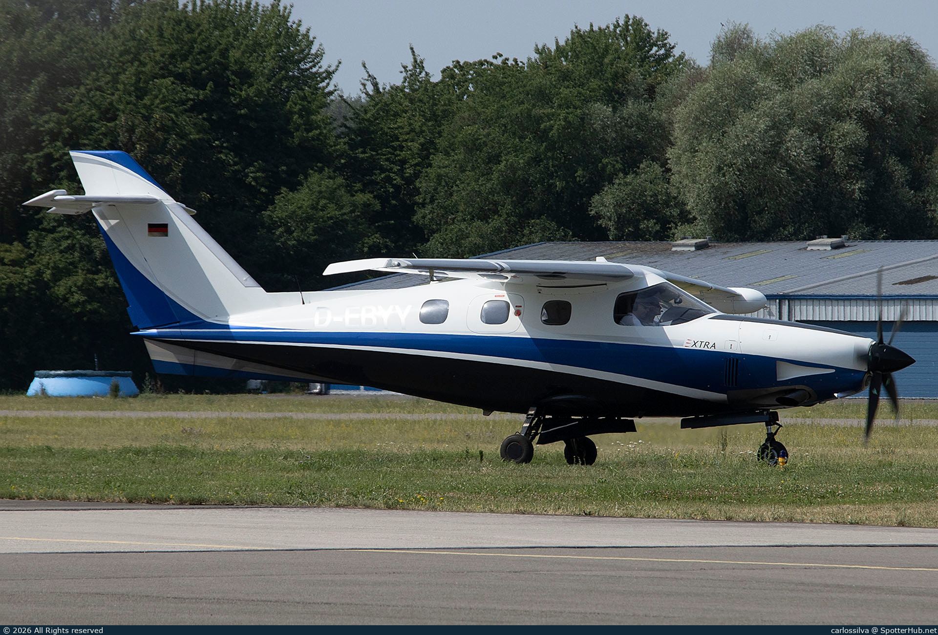 Photo of D-EBYY - Extra EA-500 operated by Private