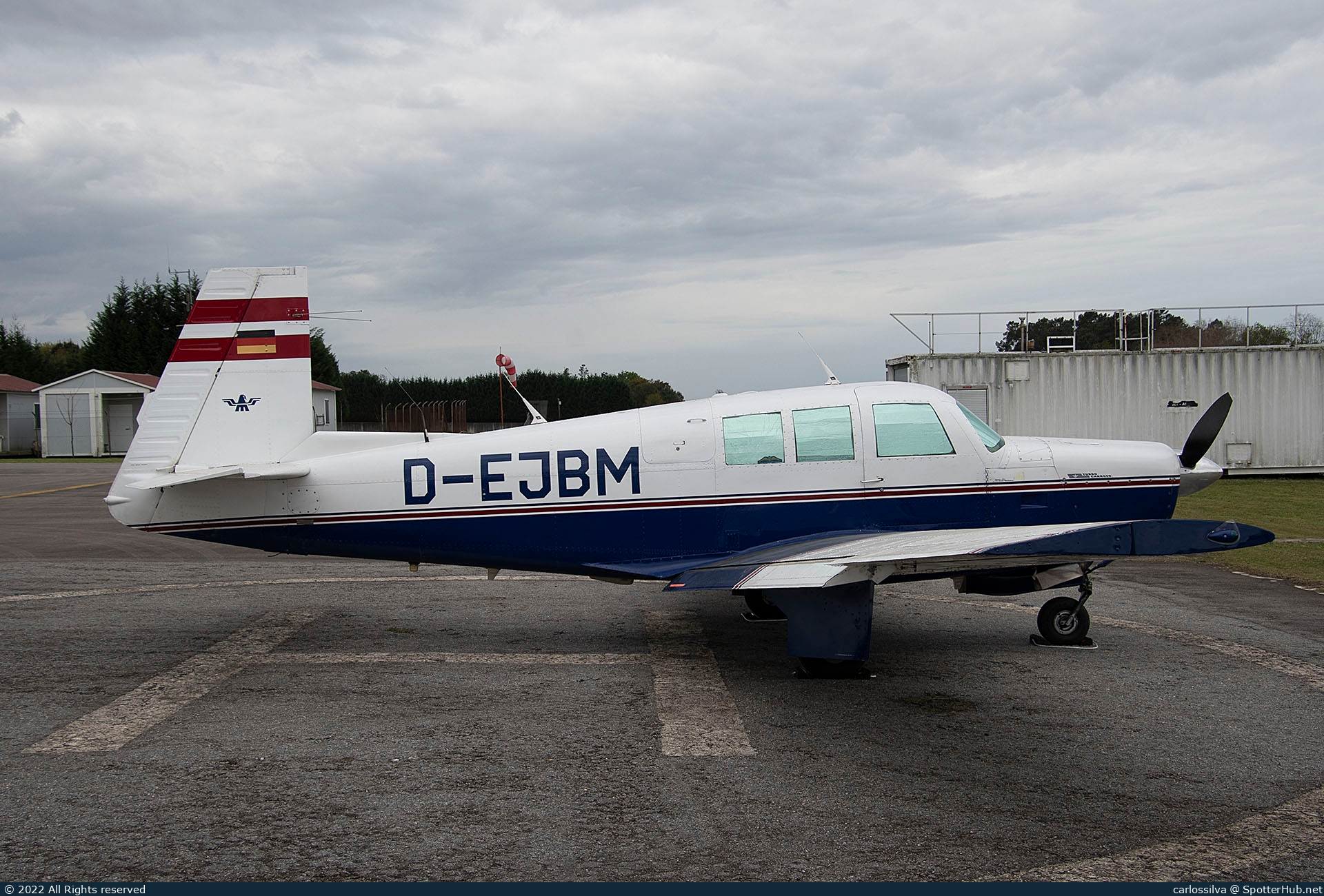 Photo of D-EJBM - Mooney M20E Super 21 operated by Private
