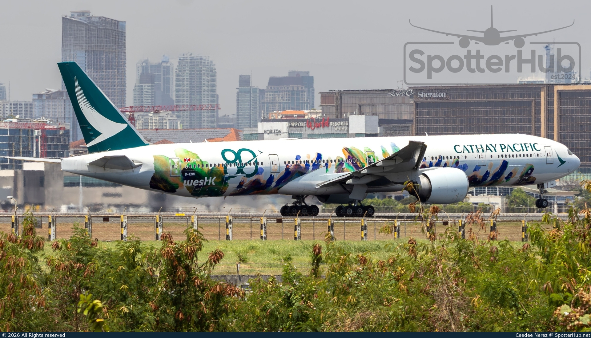 Photo of B-KQU - Boeing 777-367(ER) operated by Cathay Pacific Airways
