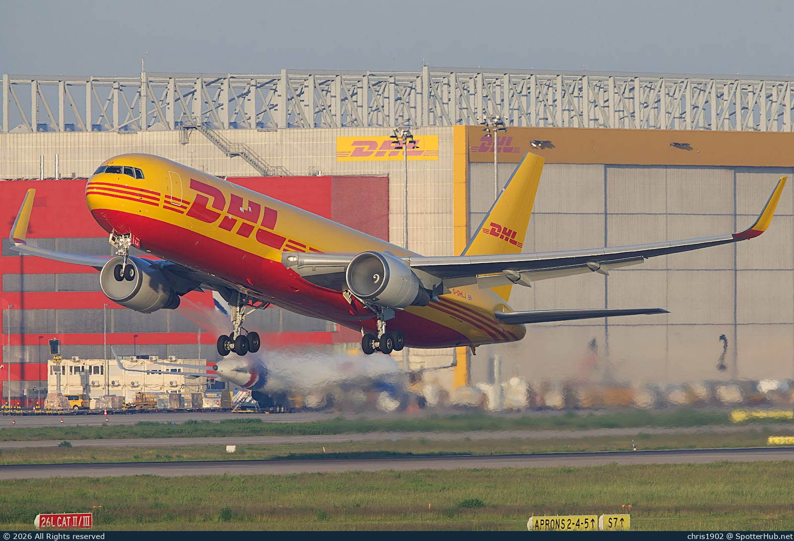 Photo of G-DHLJ - Boeing 767-3JHF(ER) operated by DHL Air