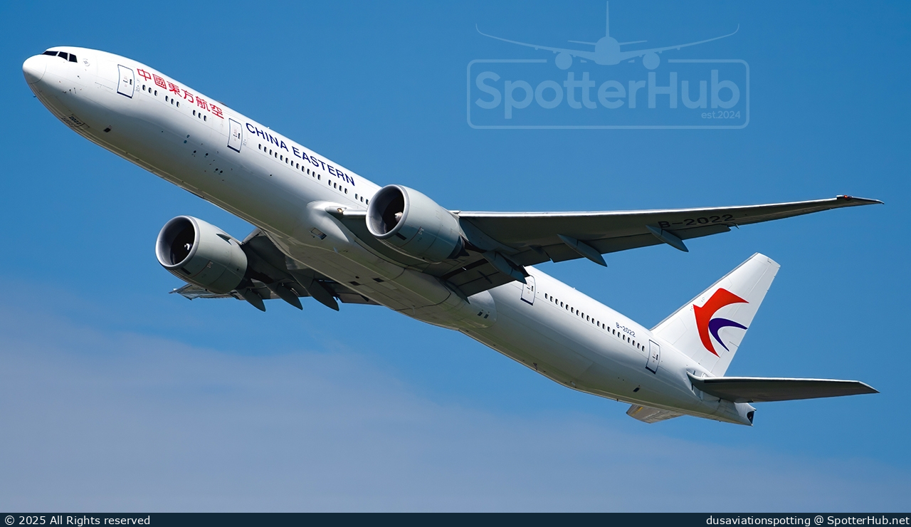 Photo of B-2022 - Boeing 777-39P(ER) operated by China Eastern Airlines