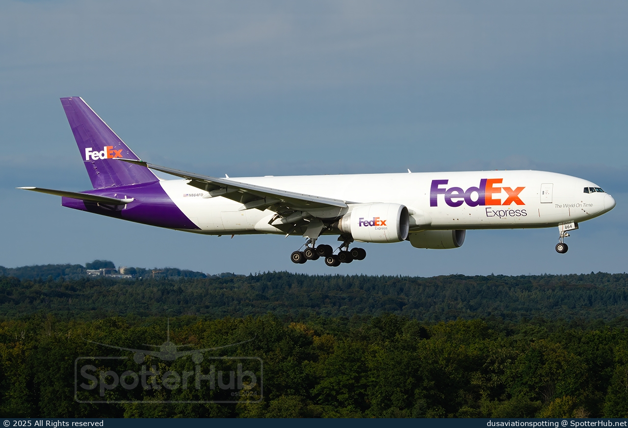 Photo of N864FD - Boeing 777-FS2 operated by FedEx