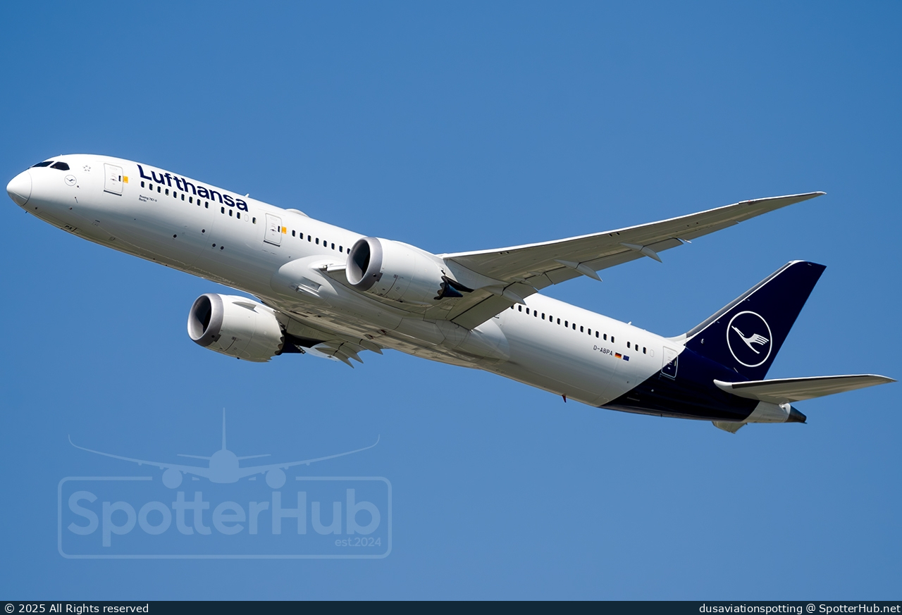 Photo of D-ABPA - Boeing 787-9 Dreamliner operated by Lufthansa