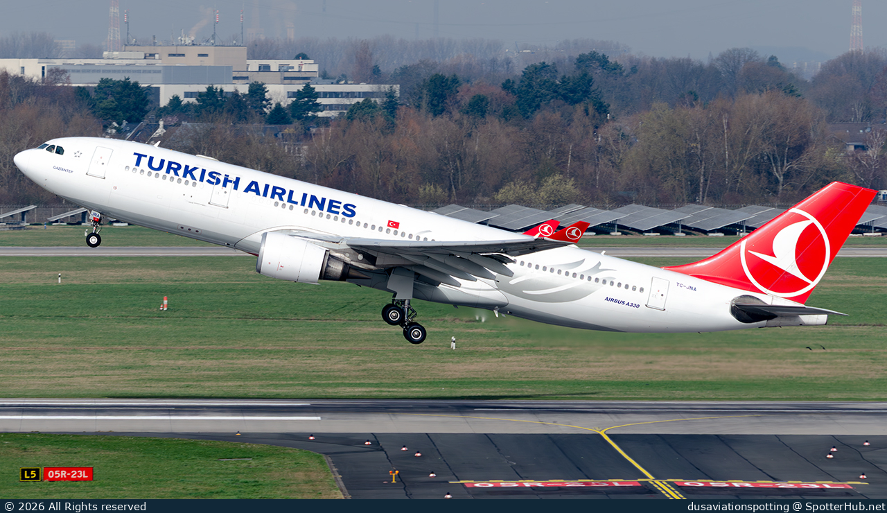 Photo of TC-JNA - Airbus A330-203 operated by Turkish Airlines