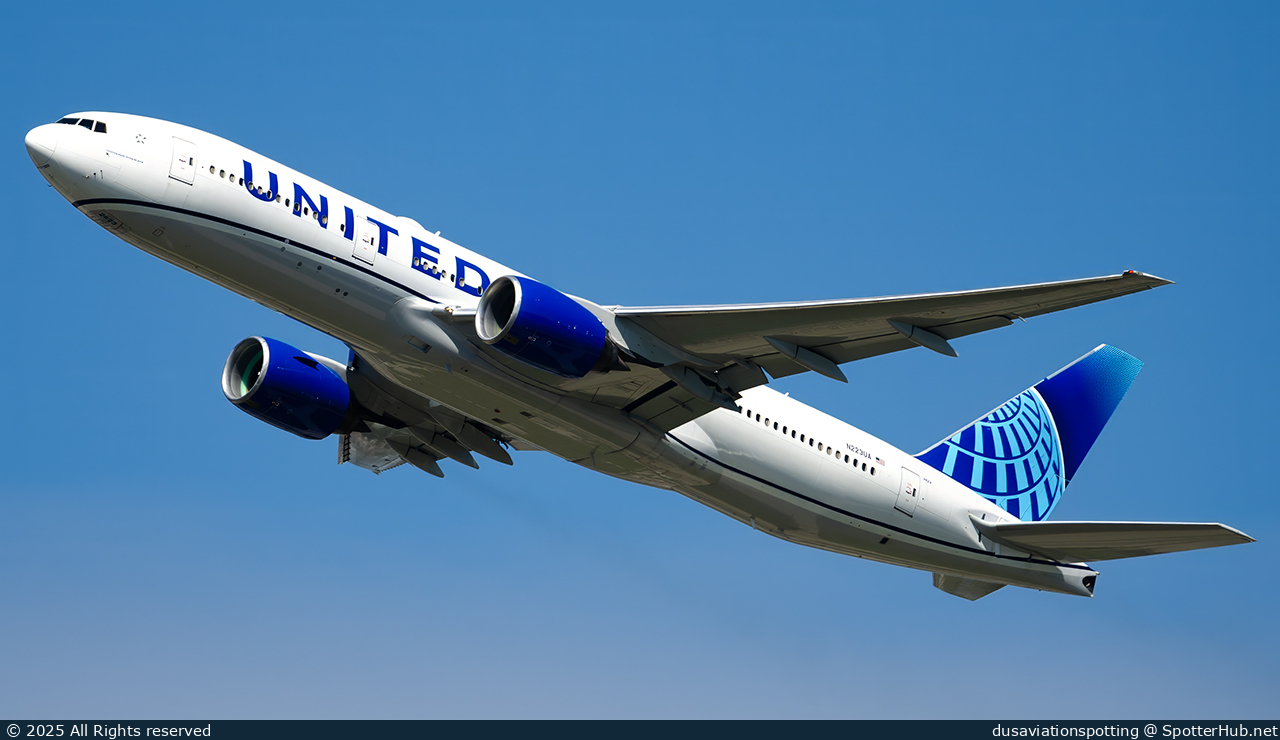 Photo of N223UA - Boeing 777-222(ER) operated by United Airlines