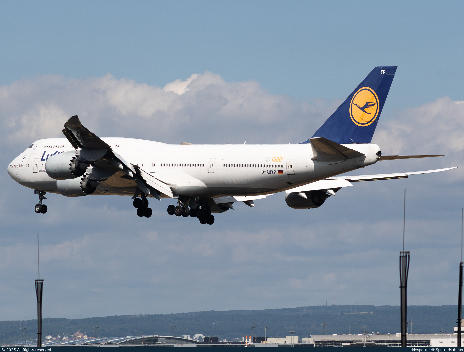 Photo of D-ABYP - Boeing 747-830 operated by Lufthansa
