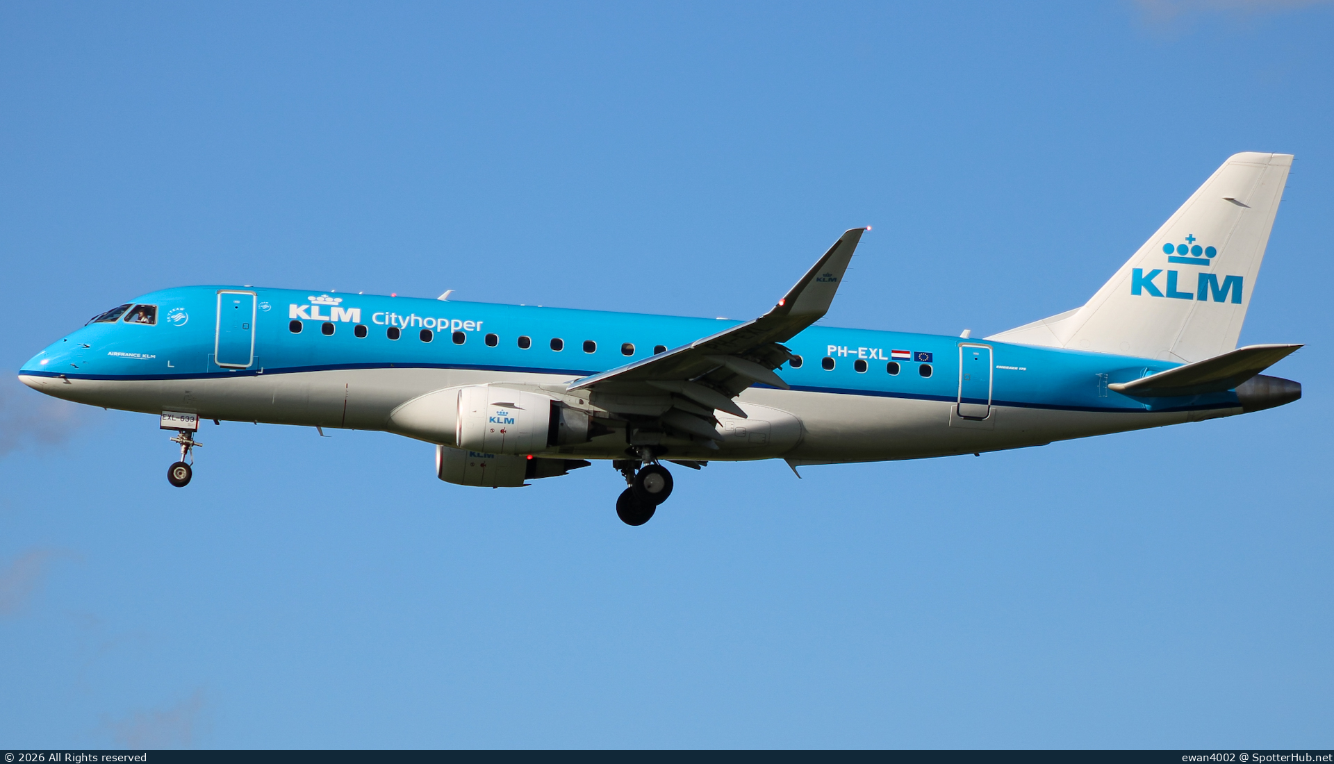 Photo of PH-EXL - Embraer ERJ-175STD operated by KLM Cityhopper