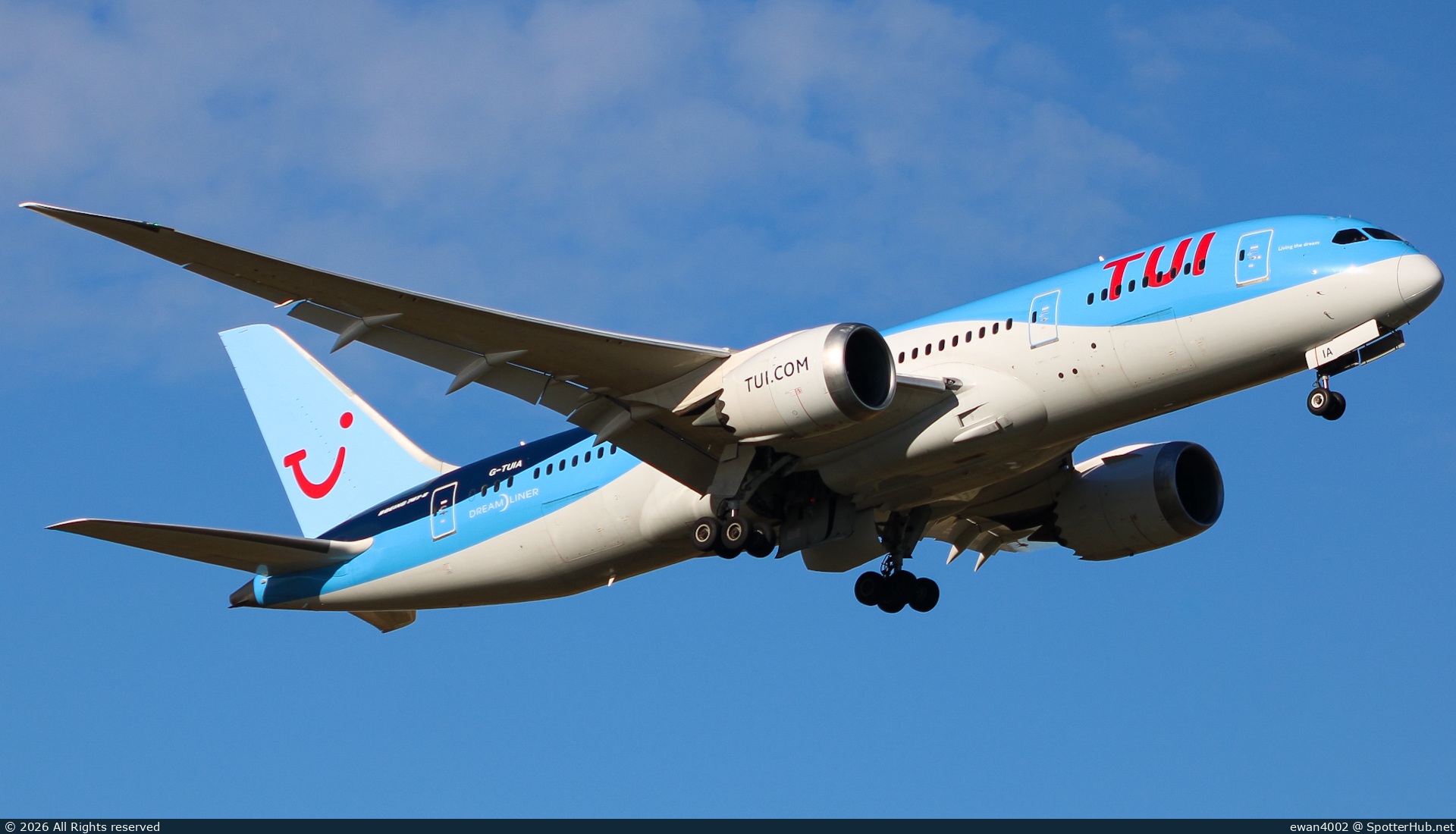 Photo of G-TUIA - Boeing 787-8 Dreamliner operated by TUI Airways