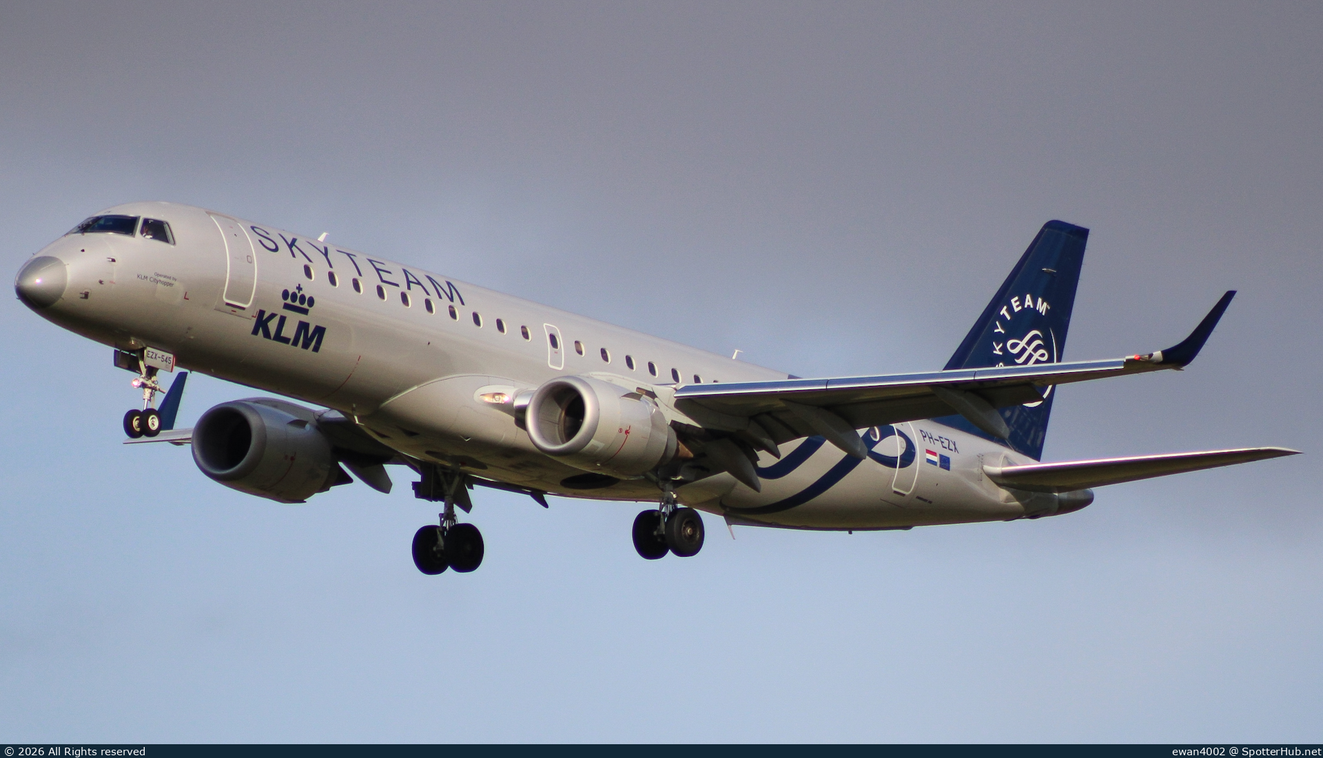 Photo of PH-EZX - Embraer ERJ-190STD operated by KLM Cityhopper