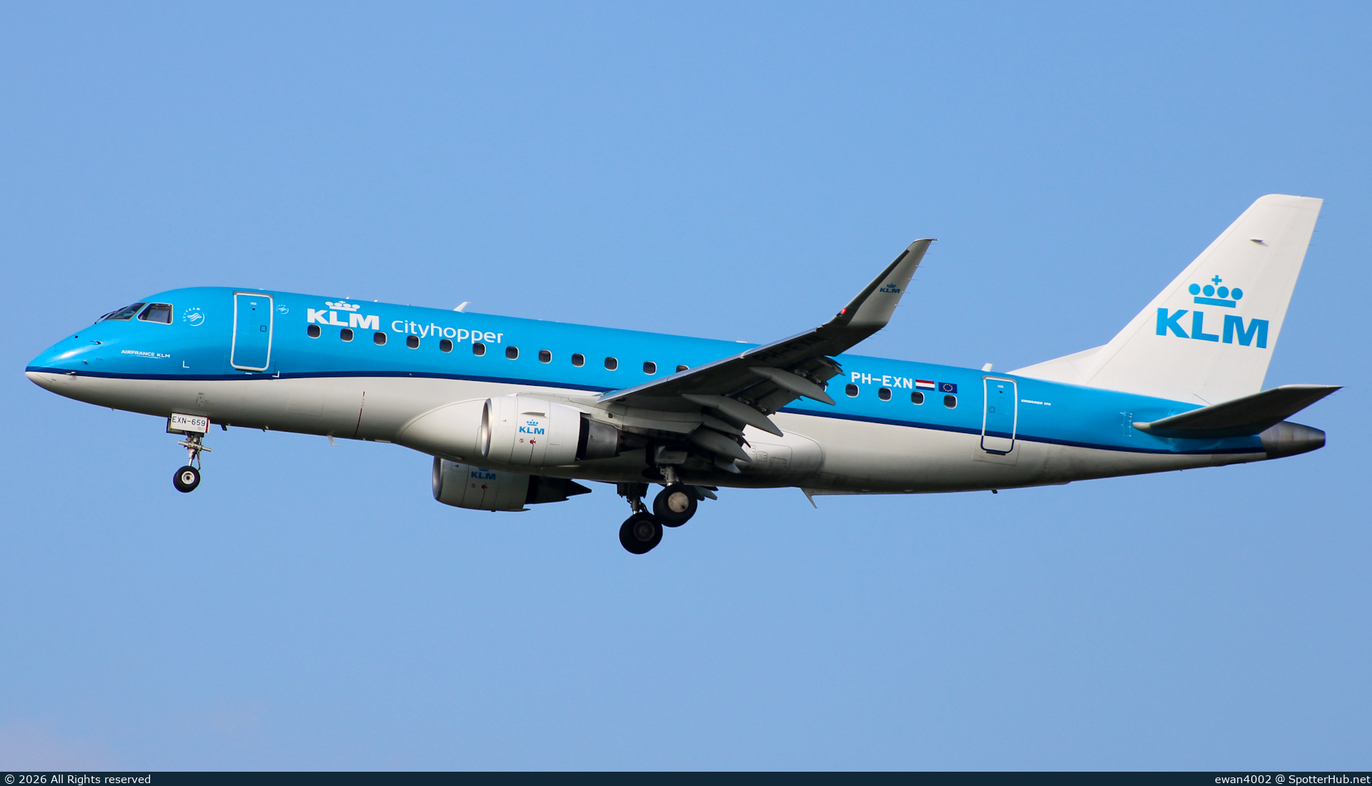 Photo of PH-EXN - Embraer ERJ-175STD operated by KLM Cityhopper