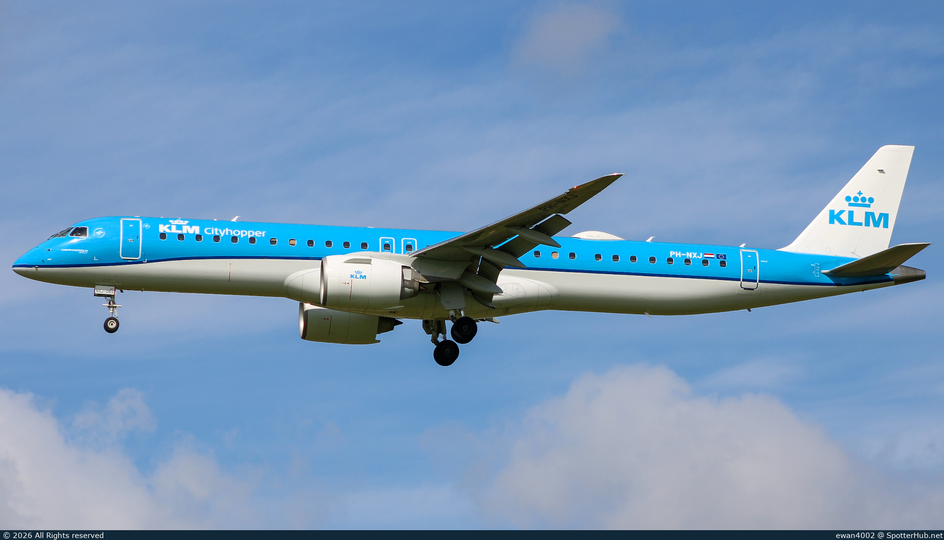 Photo of PH-NXJ - Embraer ERJ-195-E2 operated by KLM Cityhopper