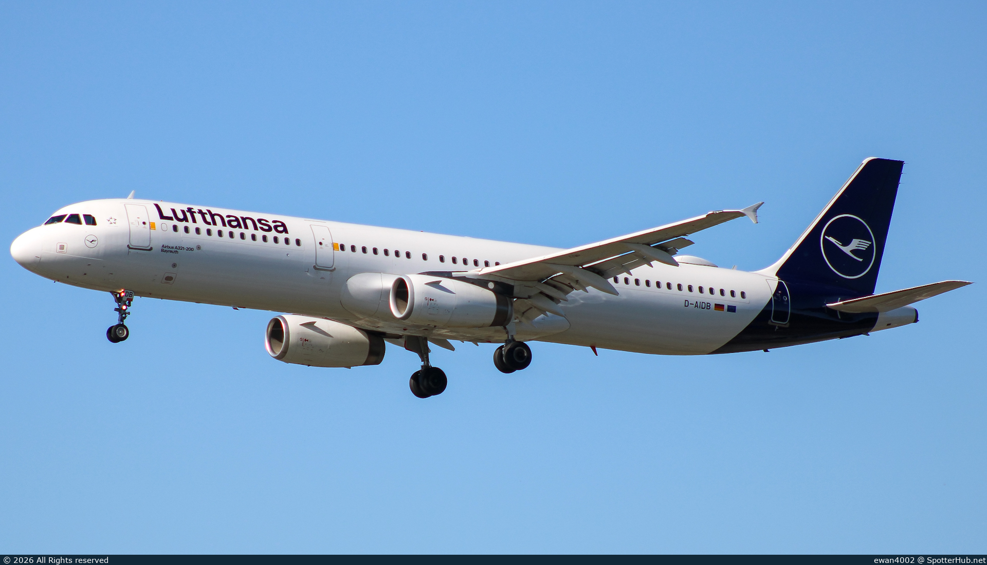 Photo of D-AIDB - Airbus A321-231 operated by Lufthansa