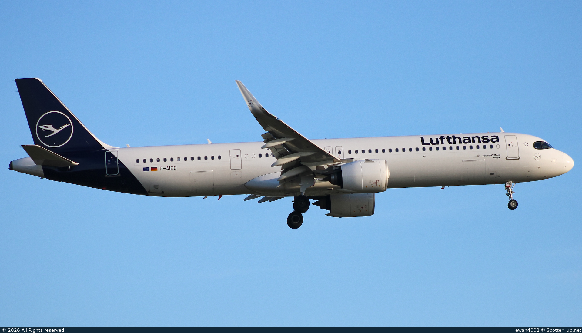 Photo of D-AIEO - Airbus A321-271NX operated by Lufthansa
