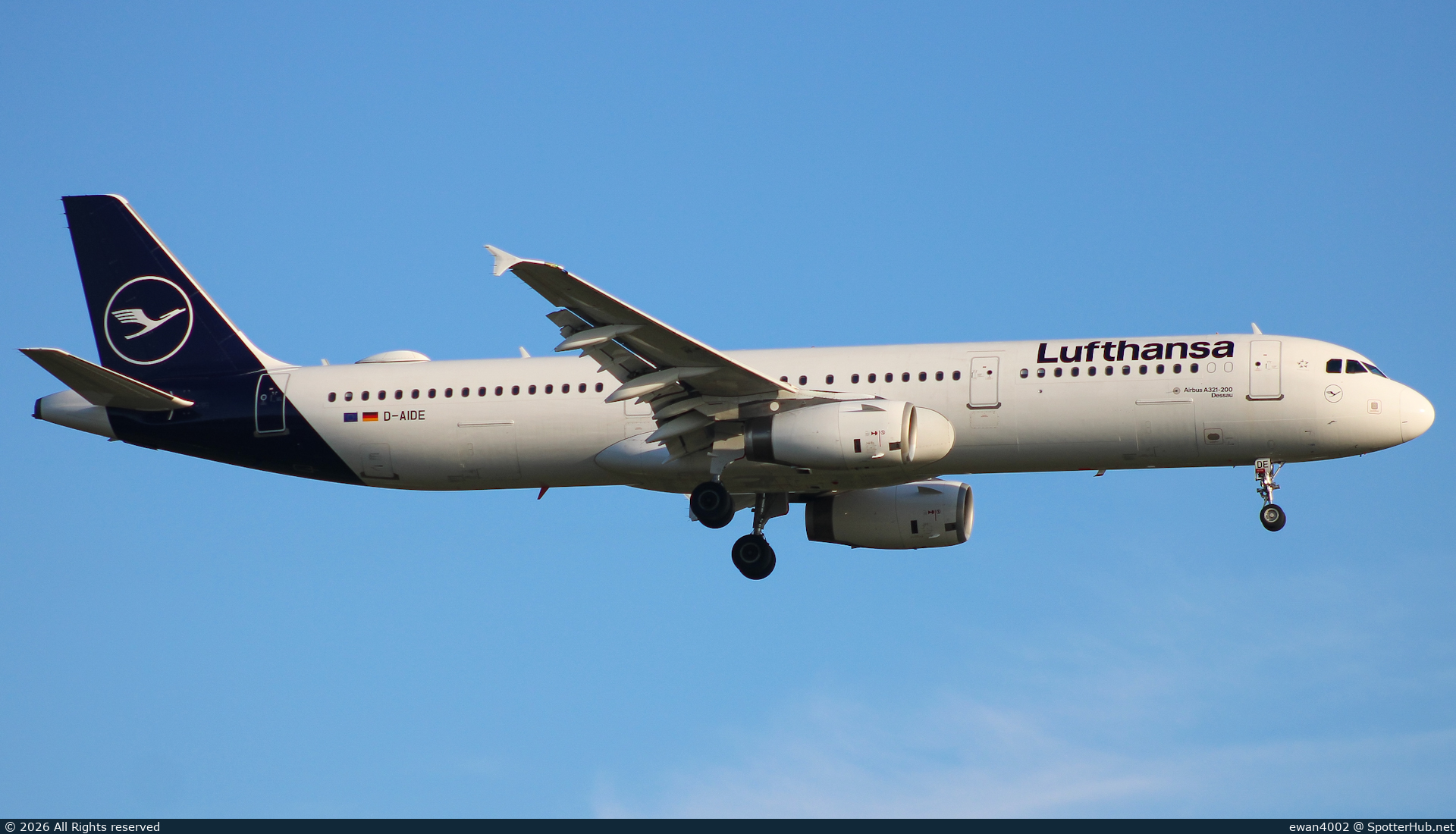 Photo of D-AIDE - Airbus A321-231 operated by Lufthansa