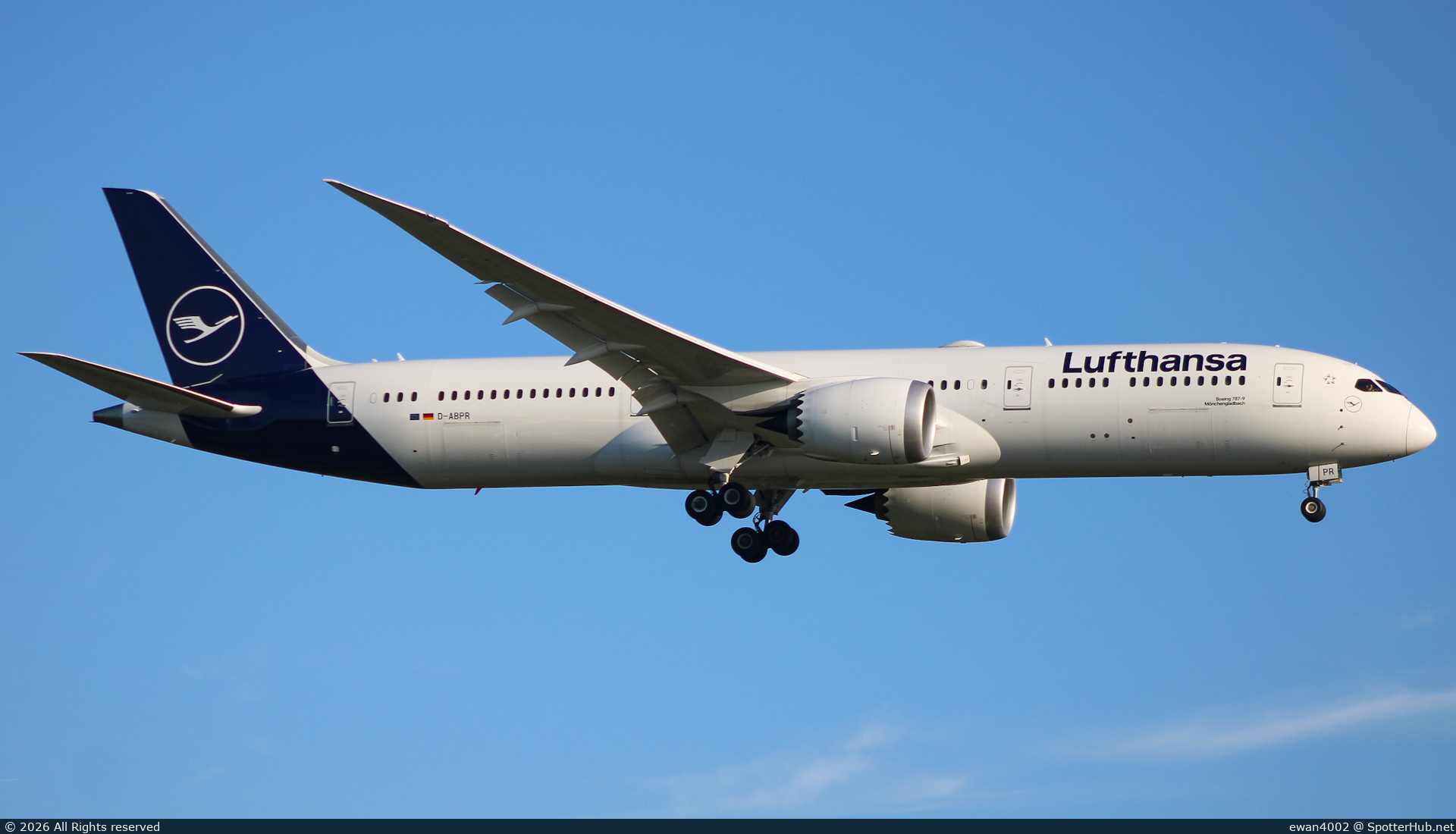 Photo of D-ABPR - Boeing 787-9 Dreamliner operated by Lufthansa