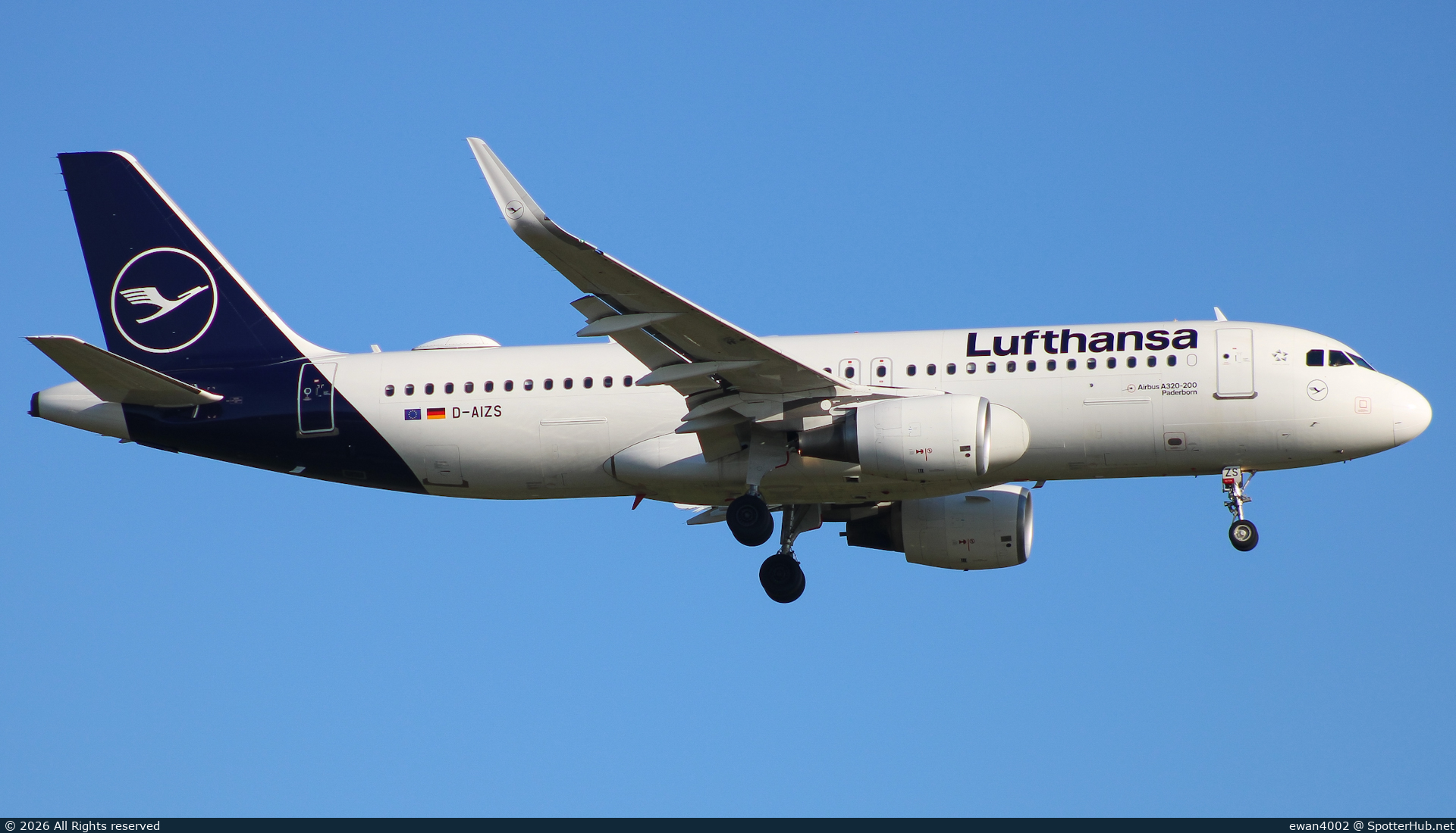 Photo of D-AIZS - Airbus A320-214 operated by Lufthansa