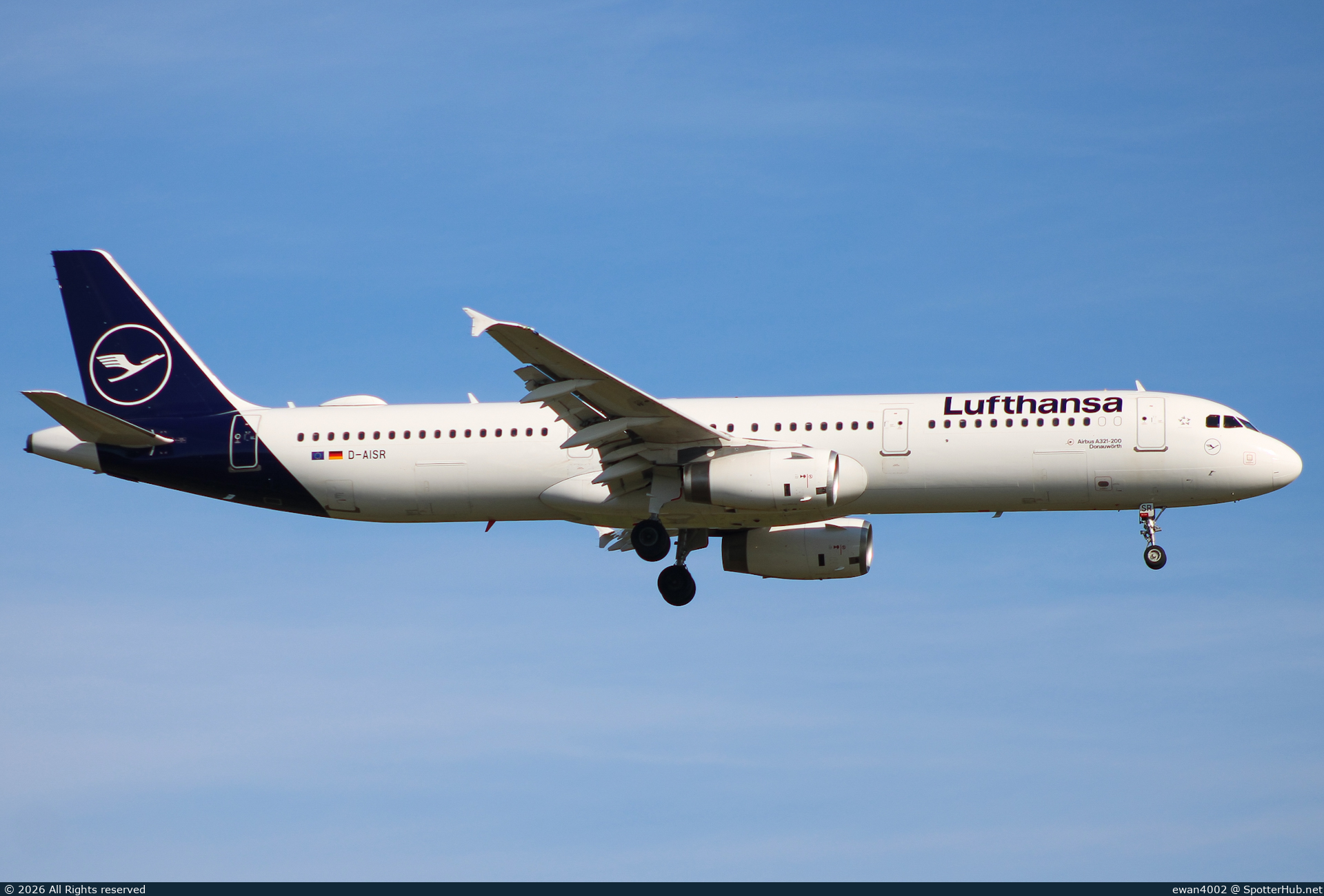 Photo of D-AISR - Airbus A321-231 operated by Lufthansa