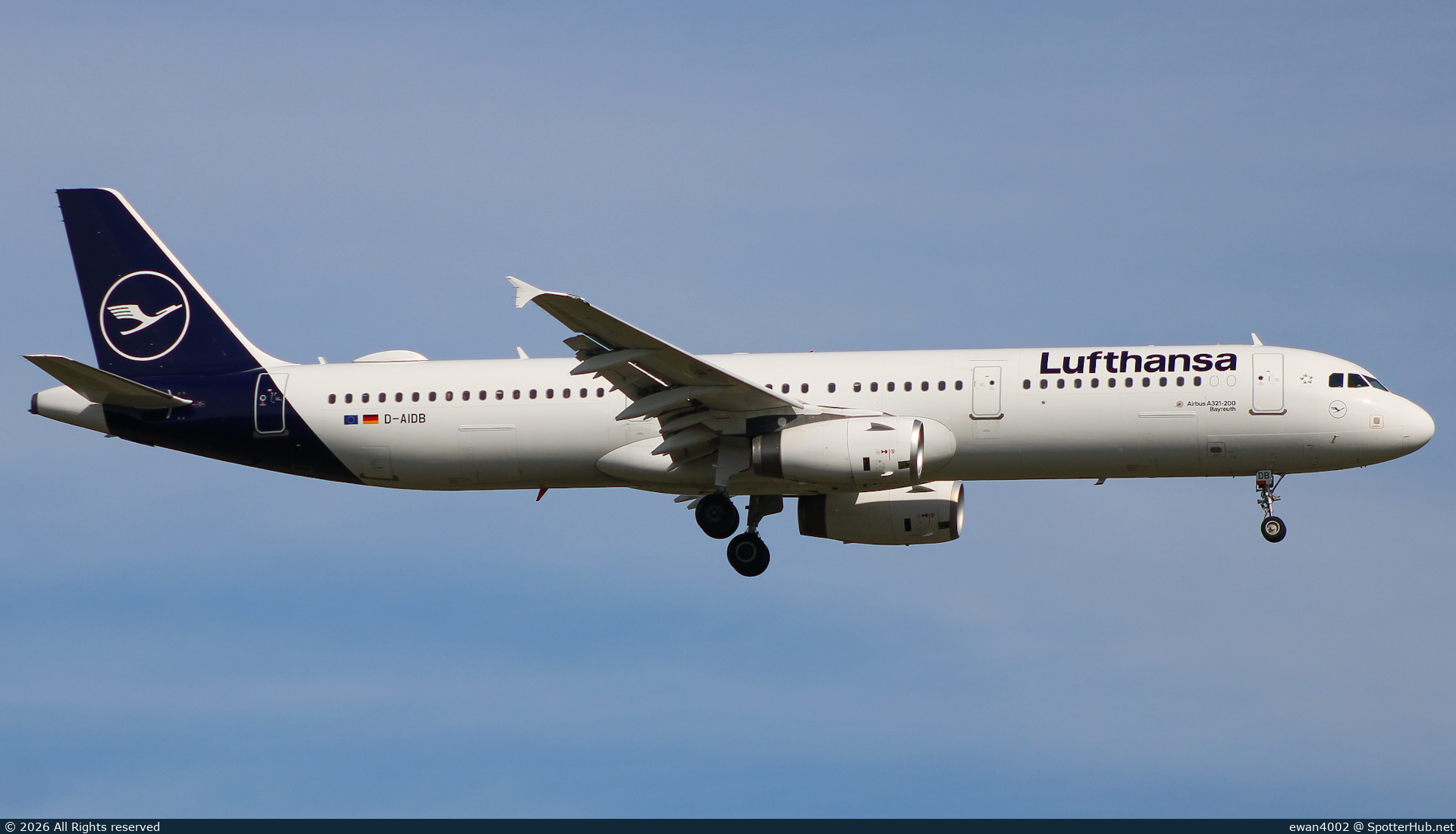 Photo of D-AIDB - Airbus A321-231 operated by Lufthansa