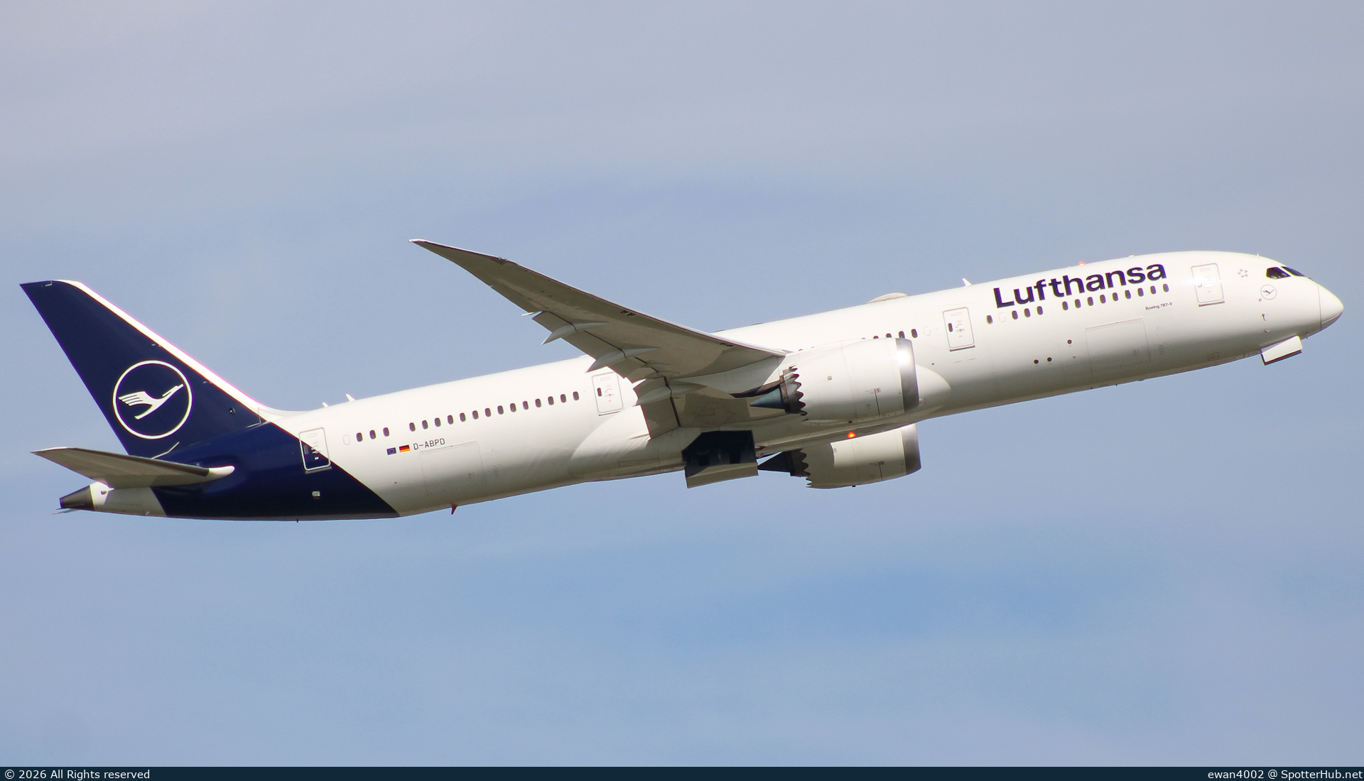 Photo of D-ABPD - Boeing 787-9 Dreamliner operated by Lufthansa