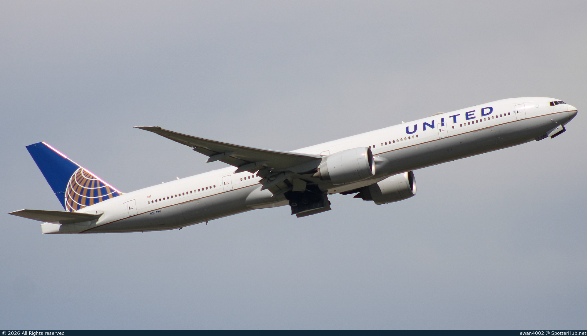Photo of N2748U - Boeing 777-322(ER) operated by United Airlines