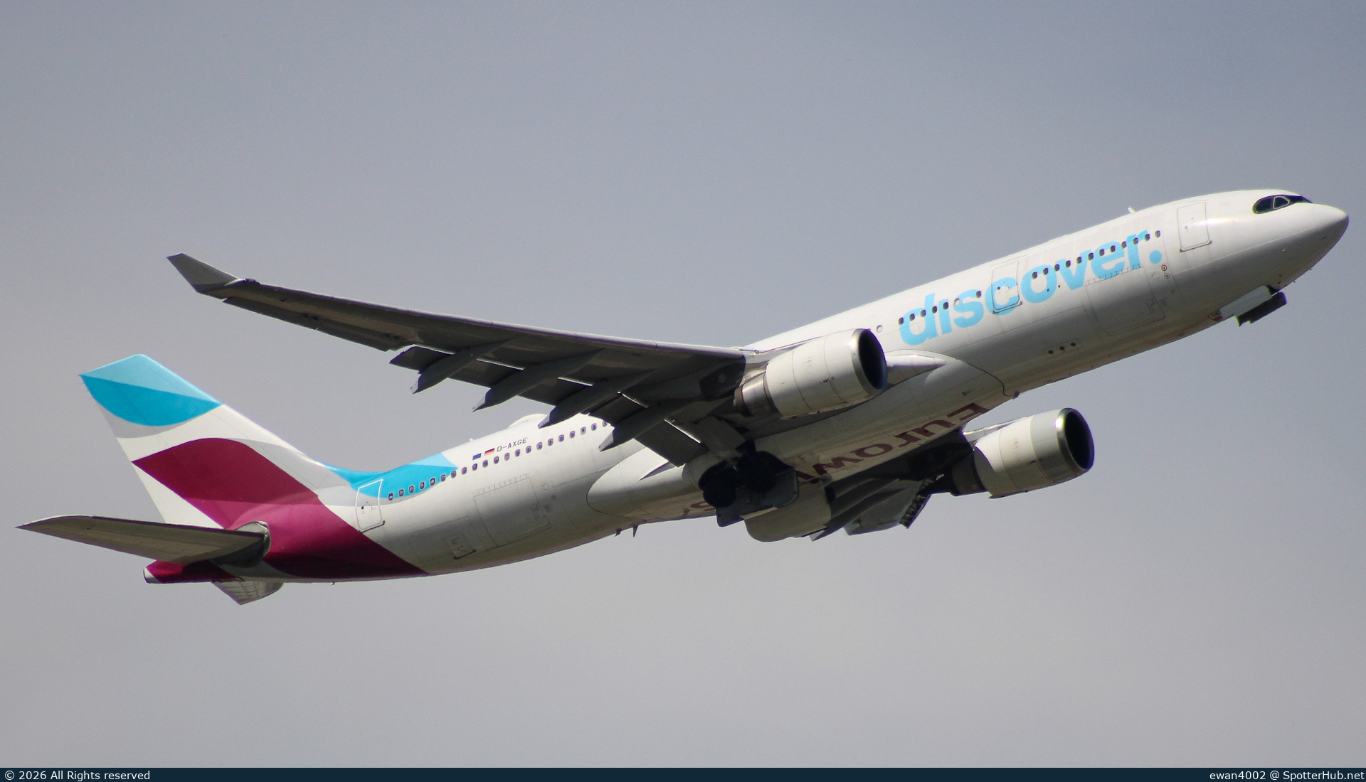 Photo of D-AXGE - Airbus A330-203 operated by Discover Airlines