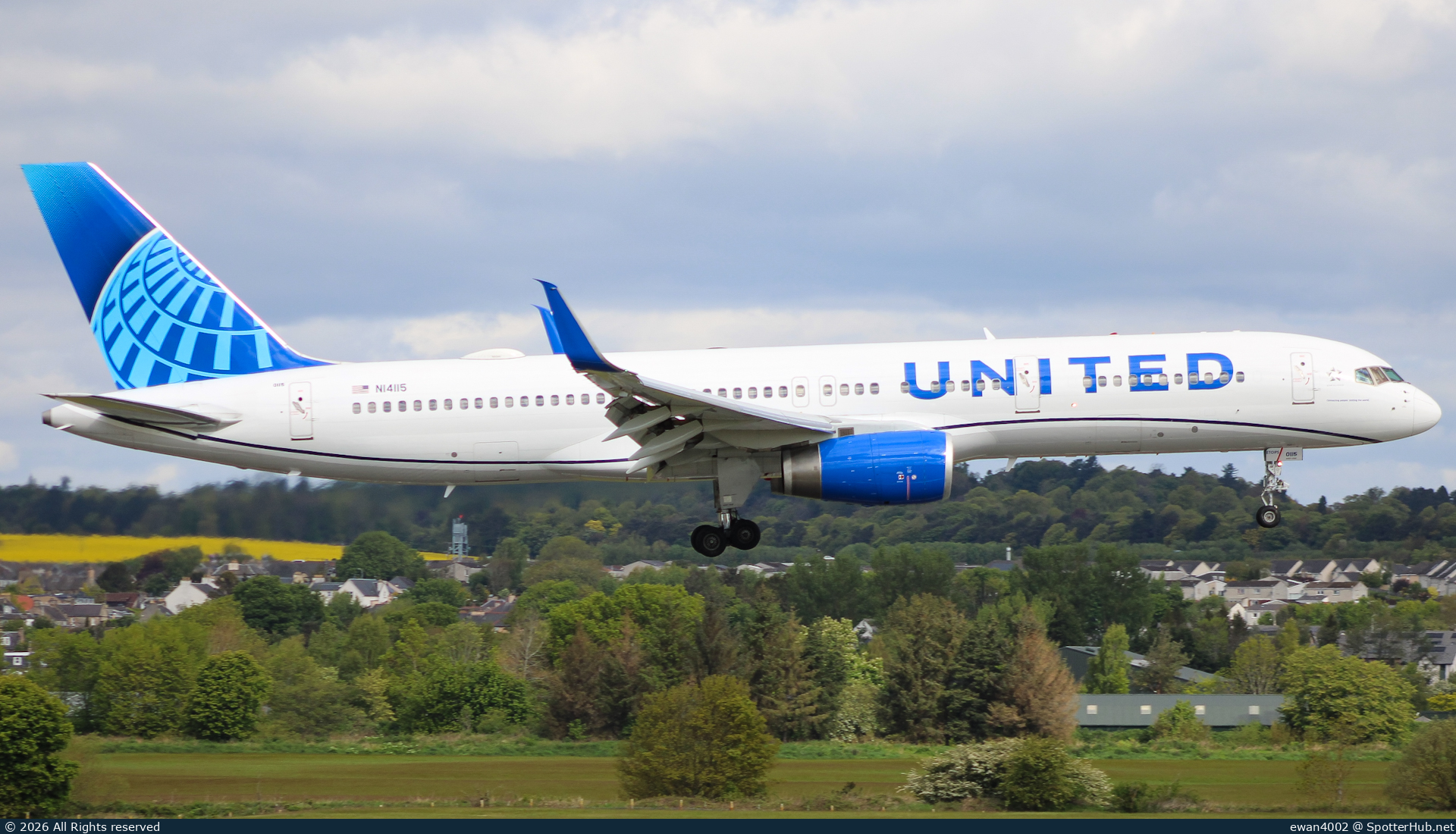 Photo of N14115 - Boeing 757-224 operated by United Airlines