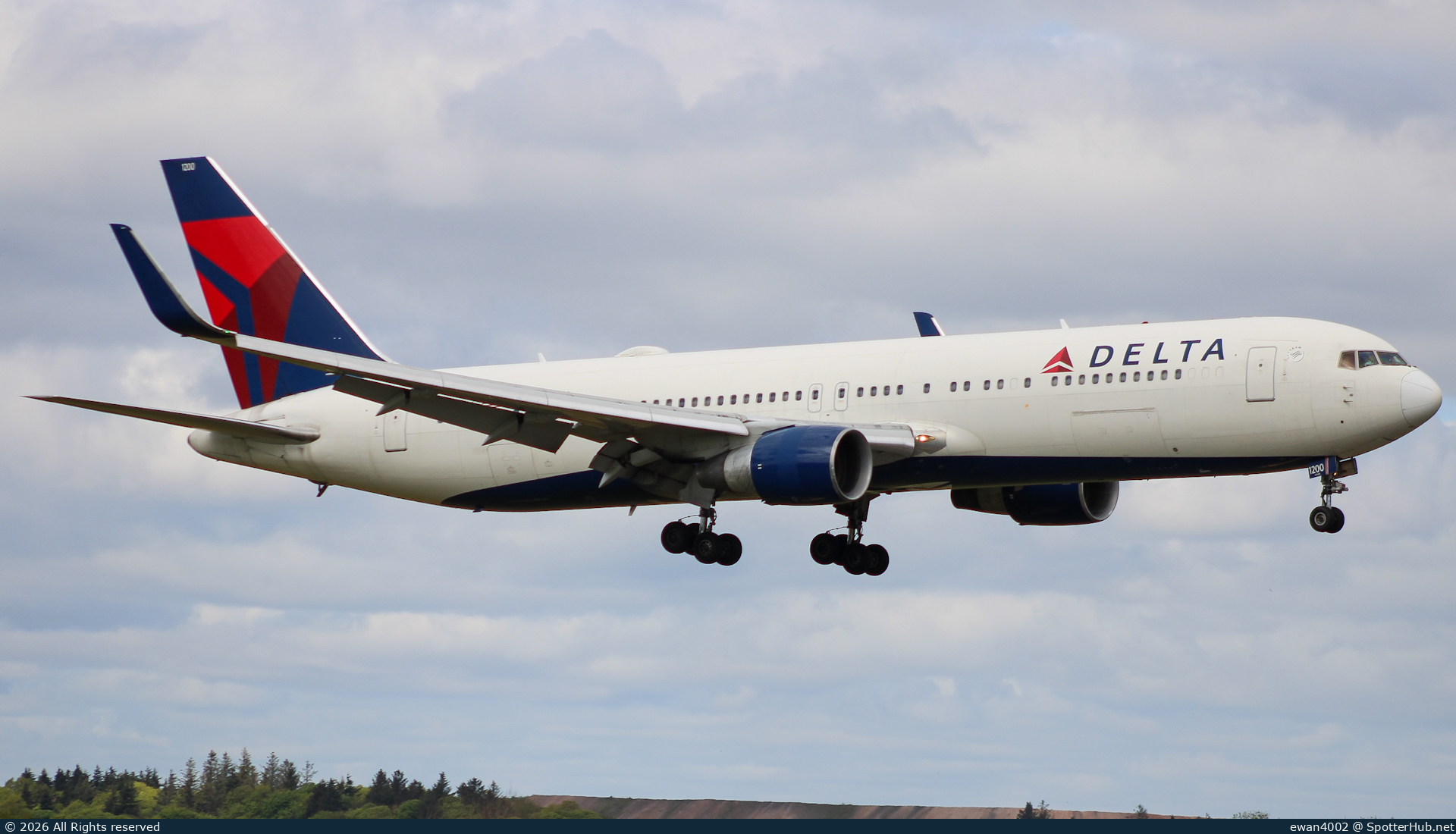 Photo of N1200K - Boeing 767-332(ER) operated by Delta Air Lines