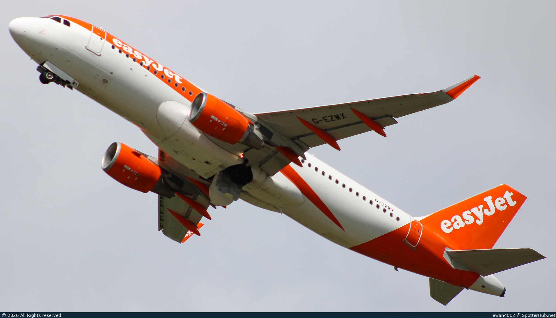 Photo of G-EZWX - Airbus A320-214 operated by easyJet