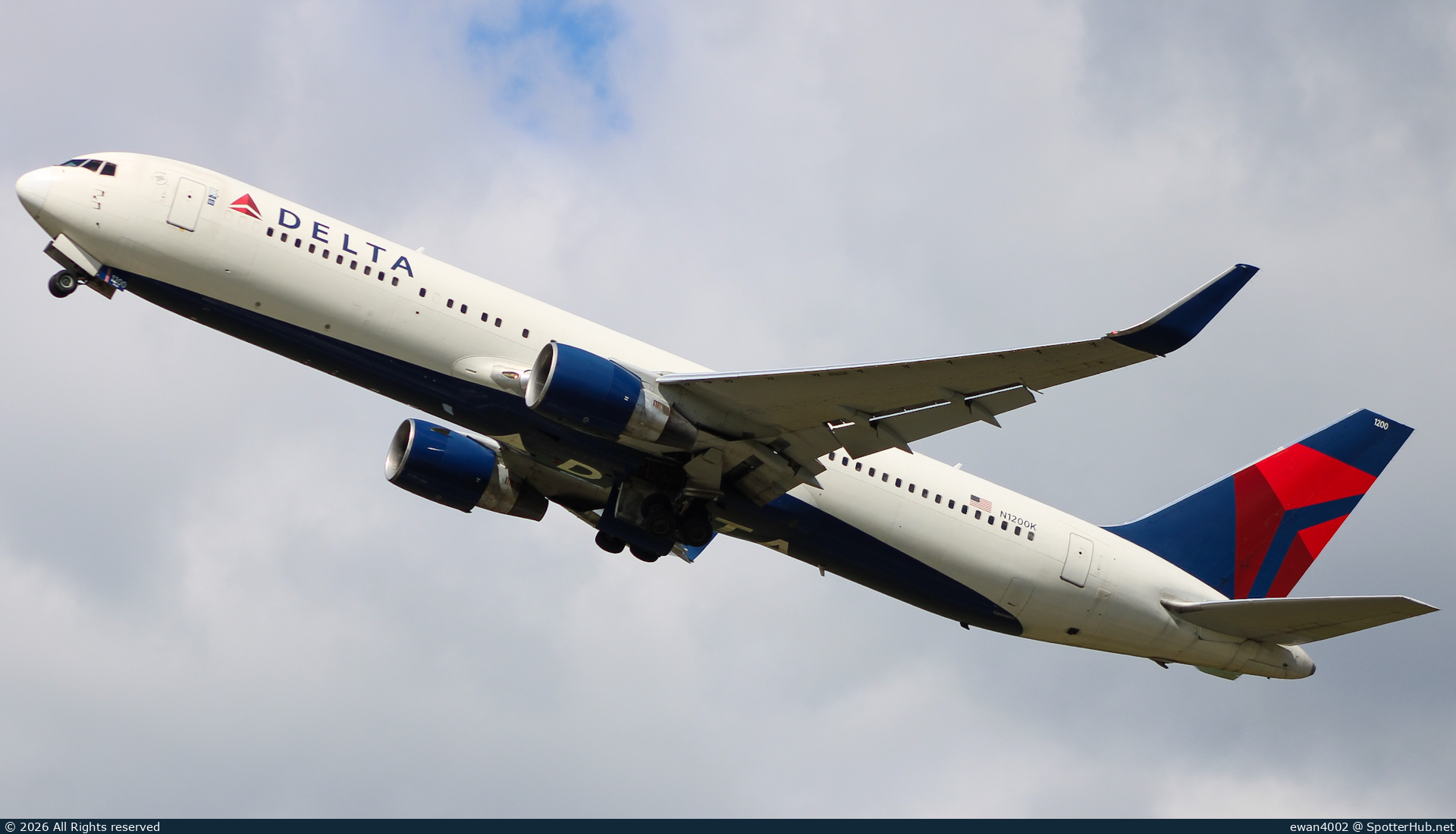 Photo of N1200K - Boeing 767-332(ER) operated by Delta Air Lines
