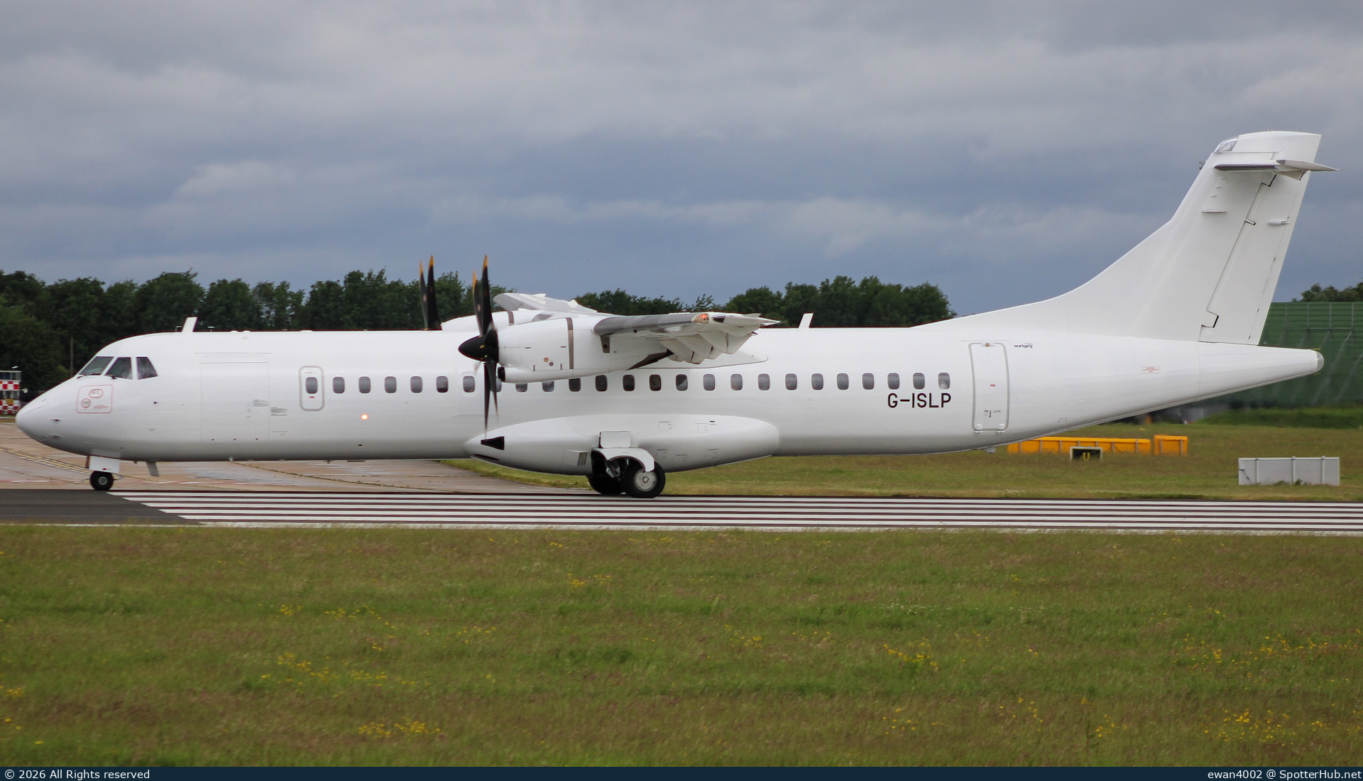 Photo of G-ISLP - ATR 72-600 operated by Aurigny Air Services