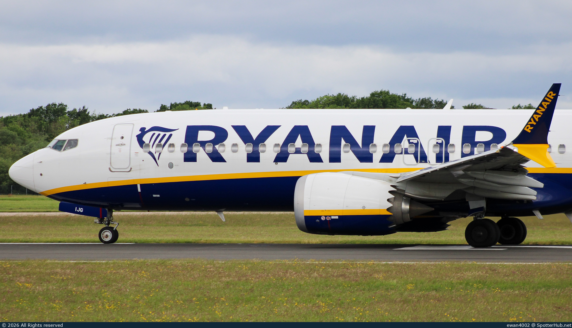Photo of EI-IJG - Boeing 737 MAX 8-200 operated by Ryanair