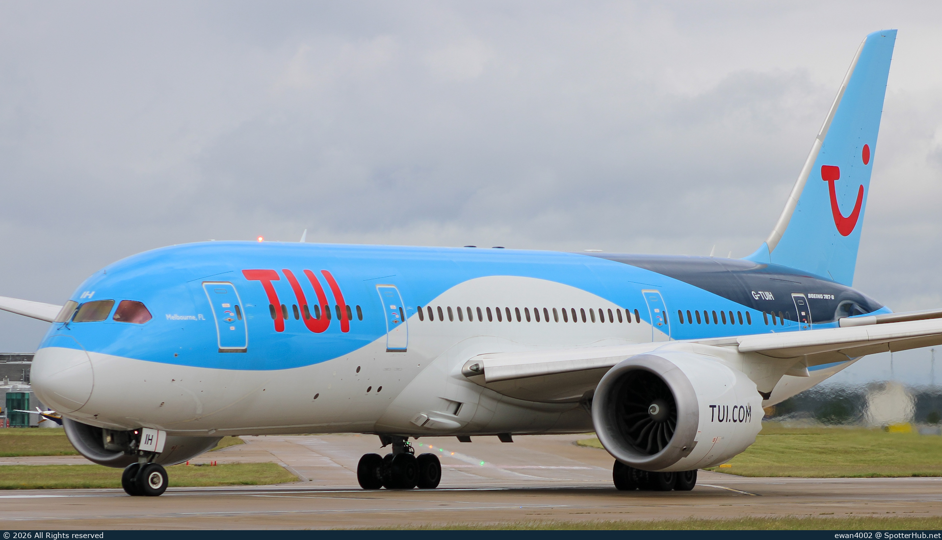 Photo of G-TUIH - Boeing 787-8 Dreamliner operated by TUI Airways