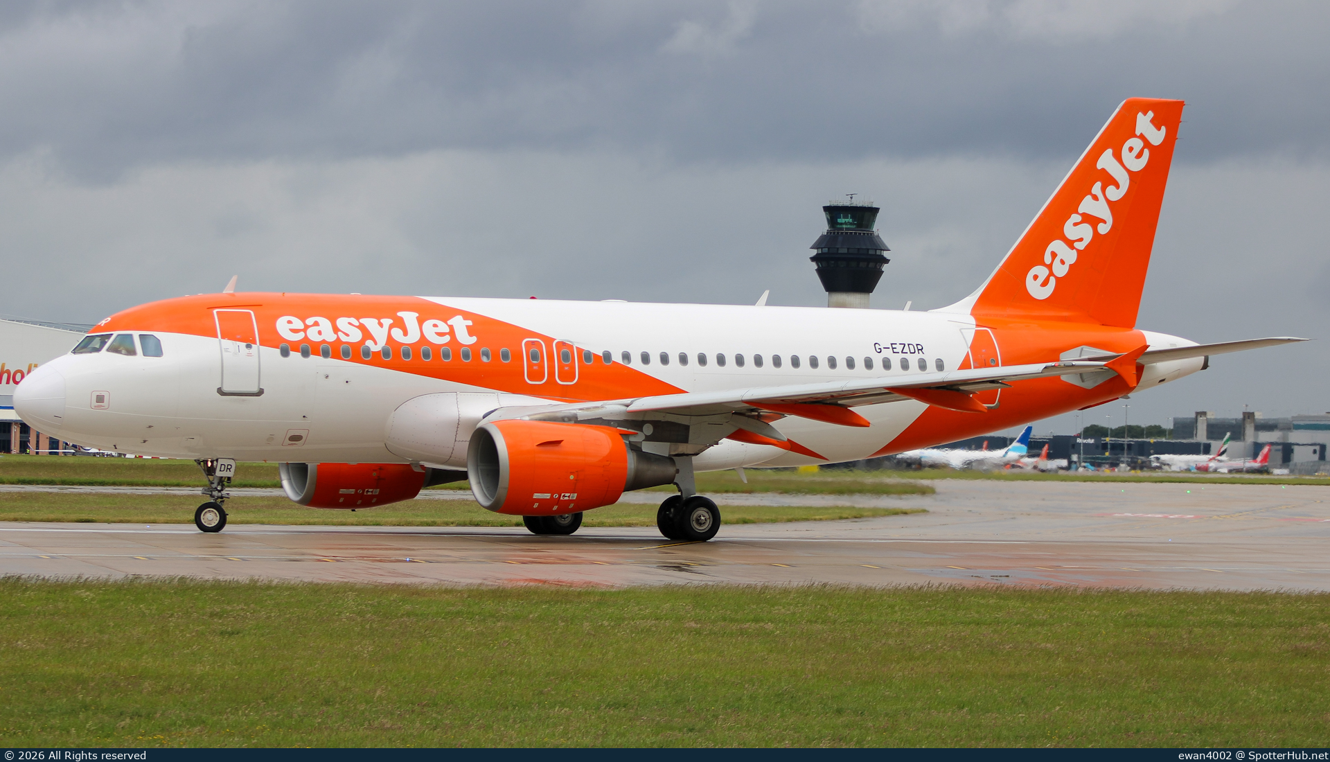 Photo of G-EZDR - Airbus A319-111 operated by easyJet