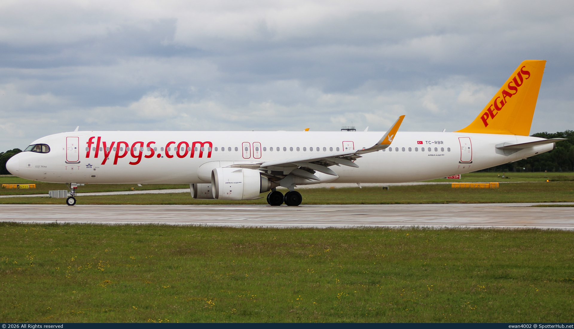 Photo of TC-RBR - Airbus A321-251NX operated by Pegasus Airlines