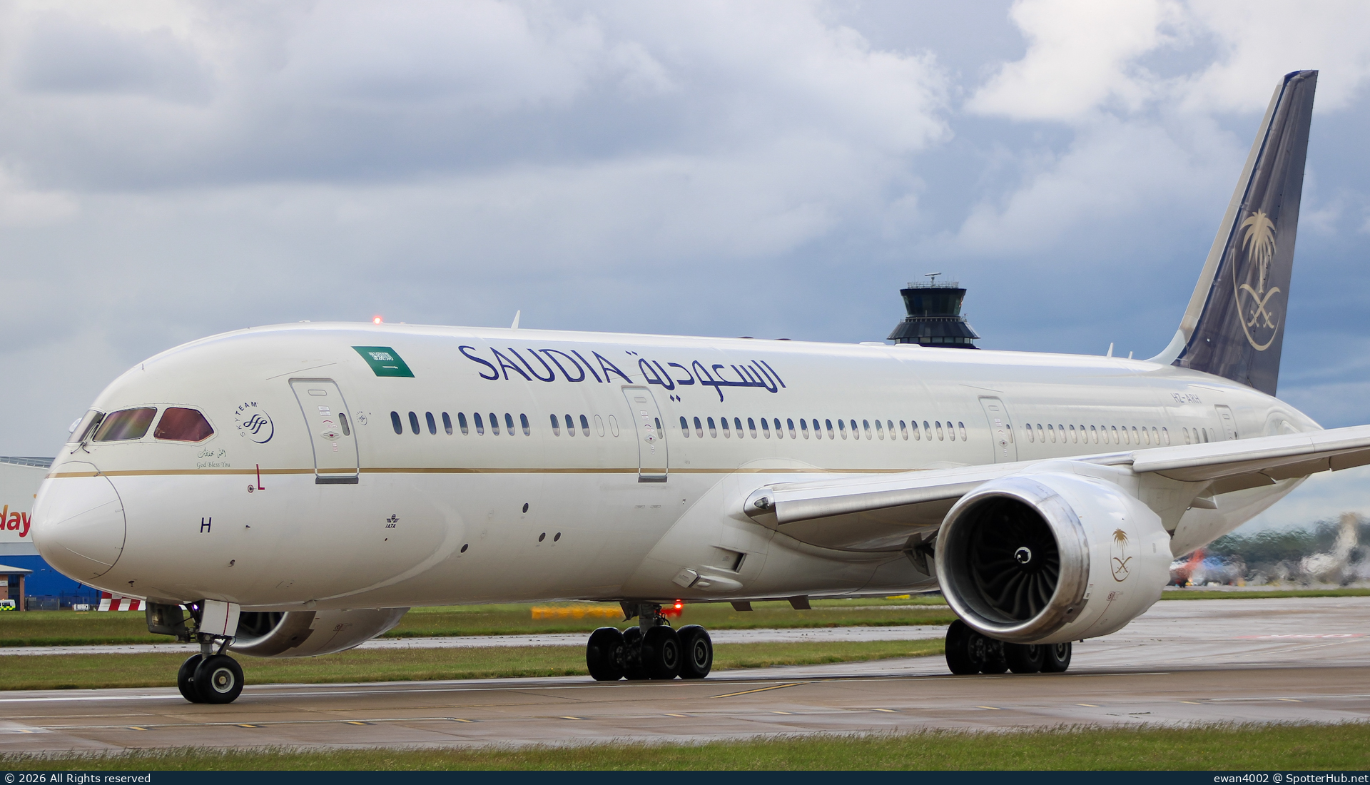 Photo of HZ-ARH - Boeing 787-9 Dreamliner operated by Saudia