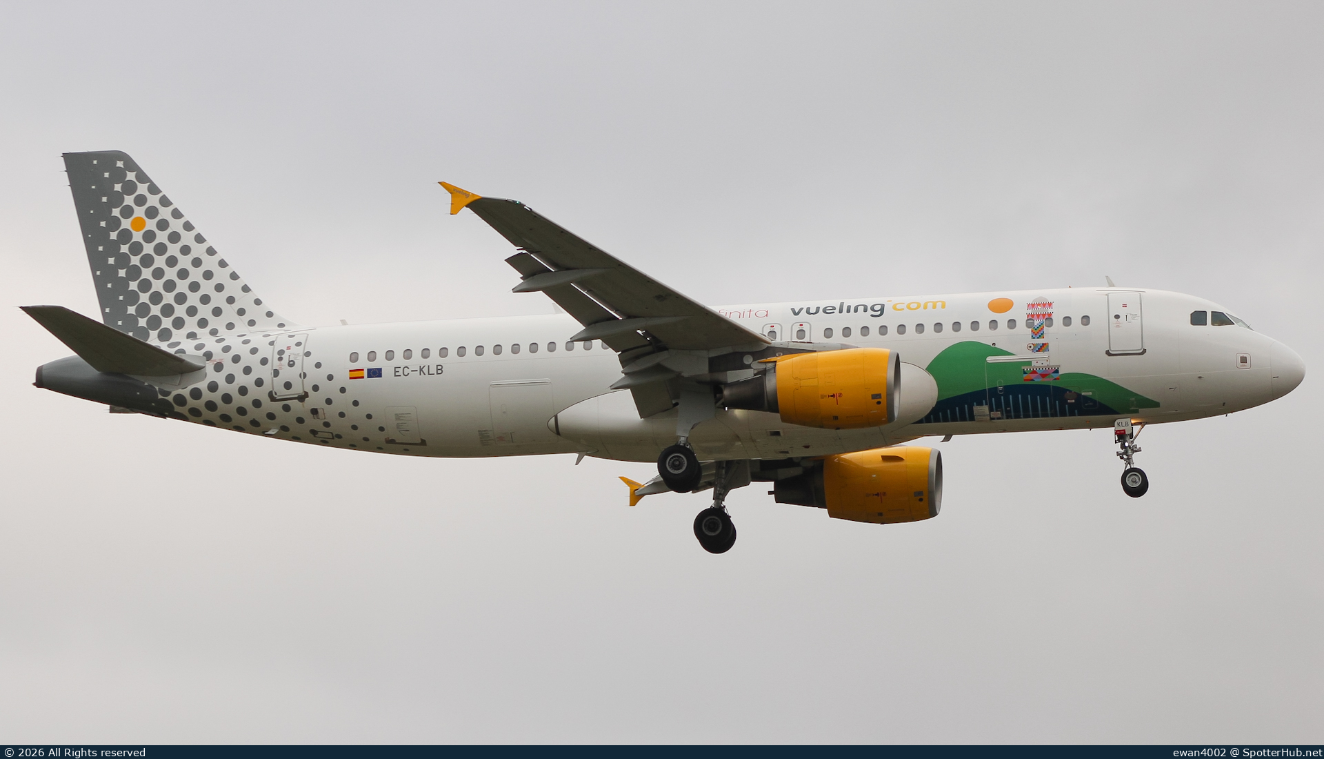 Photo of EC-KLB - Airbus A320-214 operated by Vueling
