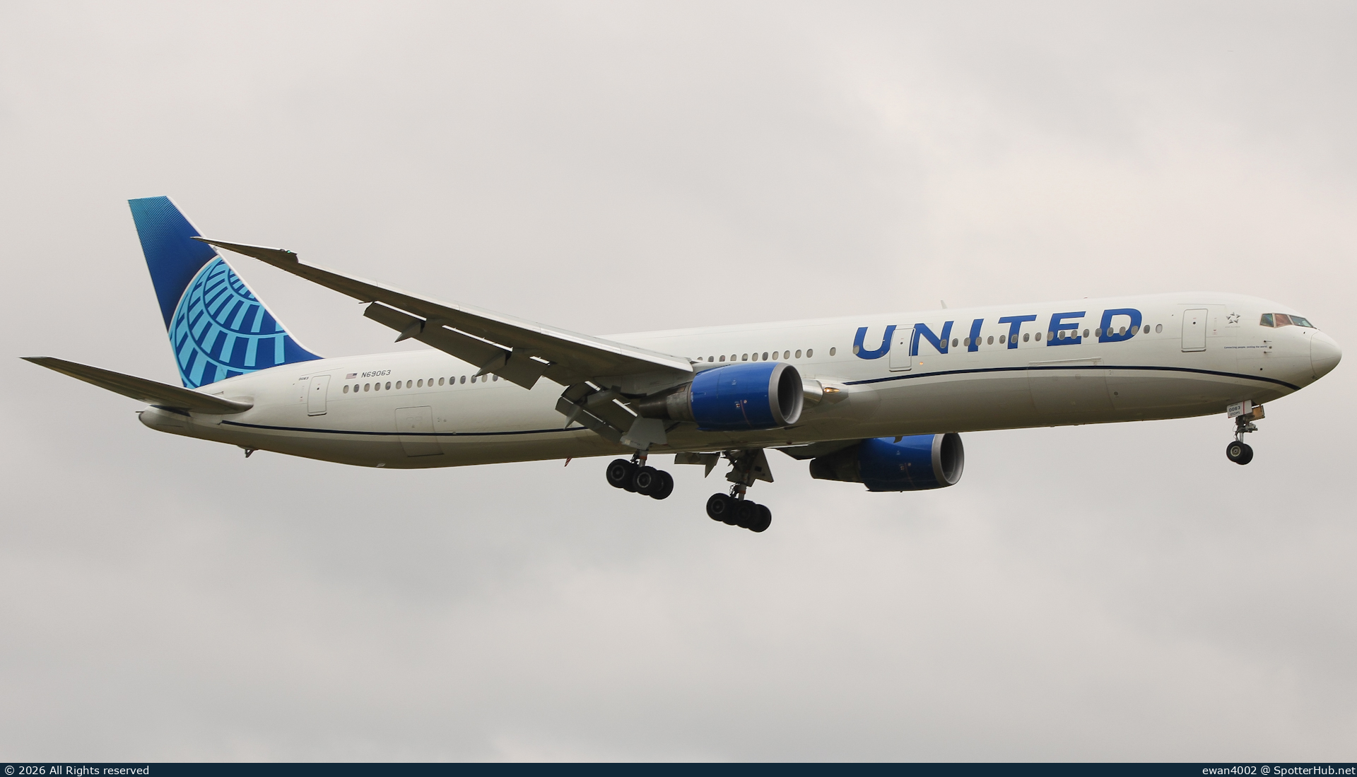 Photo of N69063 - Boeing 767-424(ER) operated by United Airlines