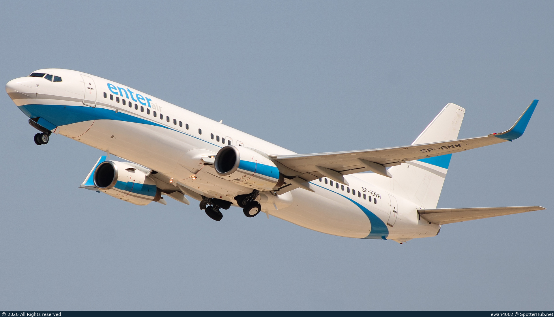 Photo of SP-ENW - Boeing 737-86J operated by Enter Air