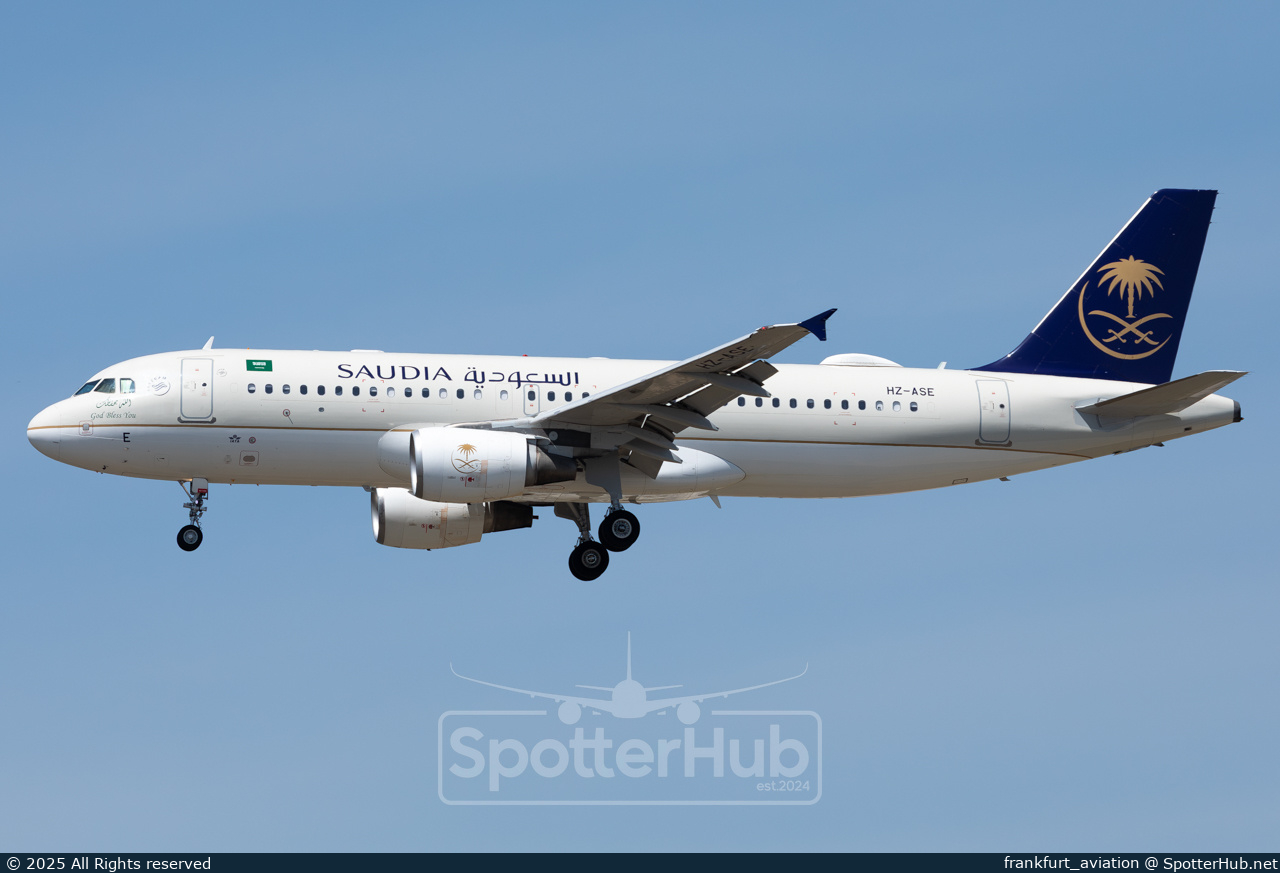 Photo of HZ-ASE - Airbus A320-214 operated by Saudia