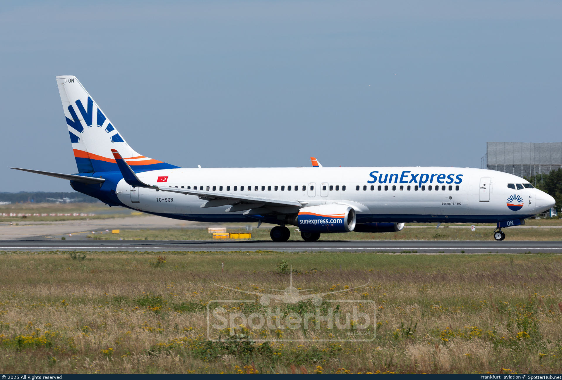 Photo of TC-SON - Boeing 737-86J operated by SunExpress