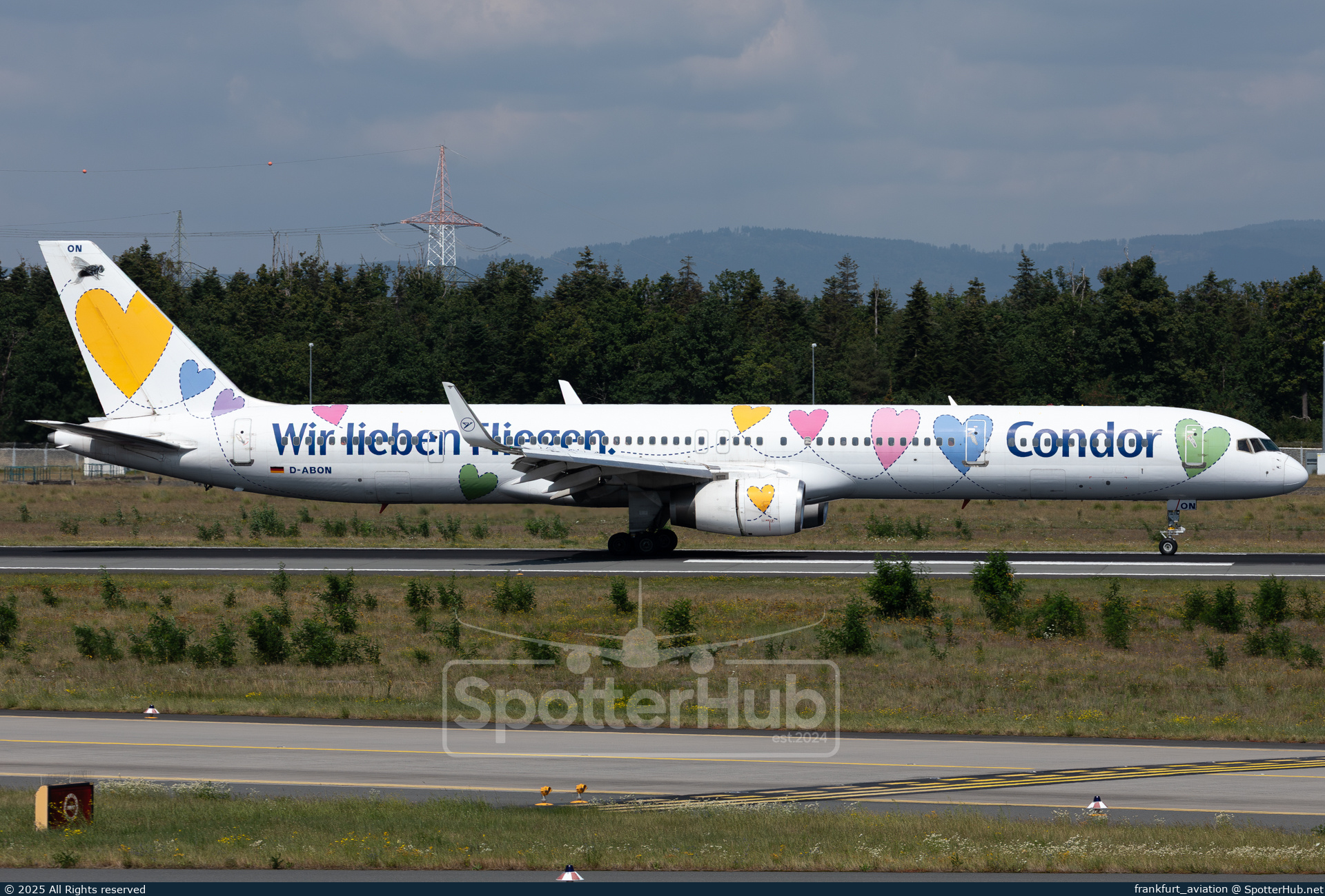Photo of D-ABON - Boeing 757-330 operated by Condor