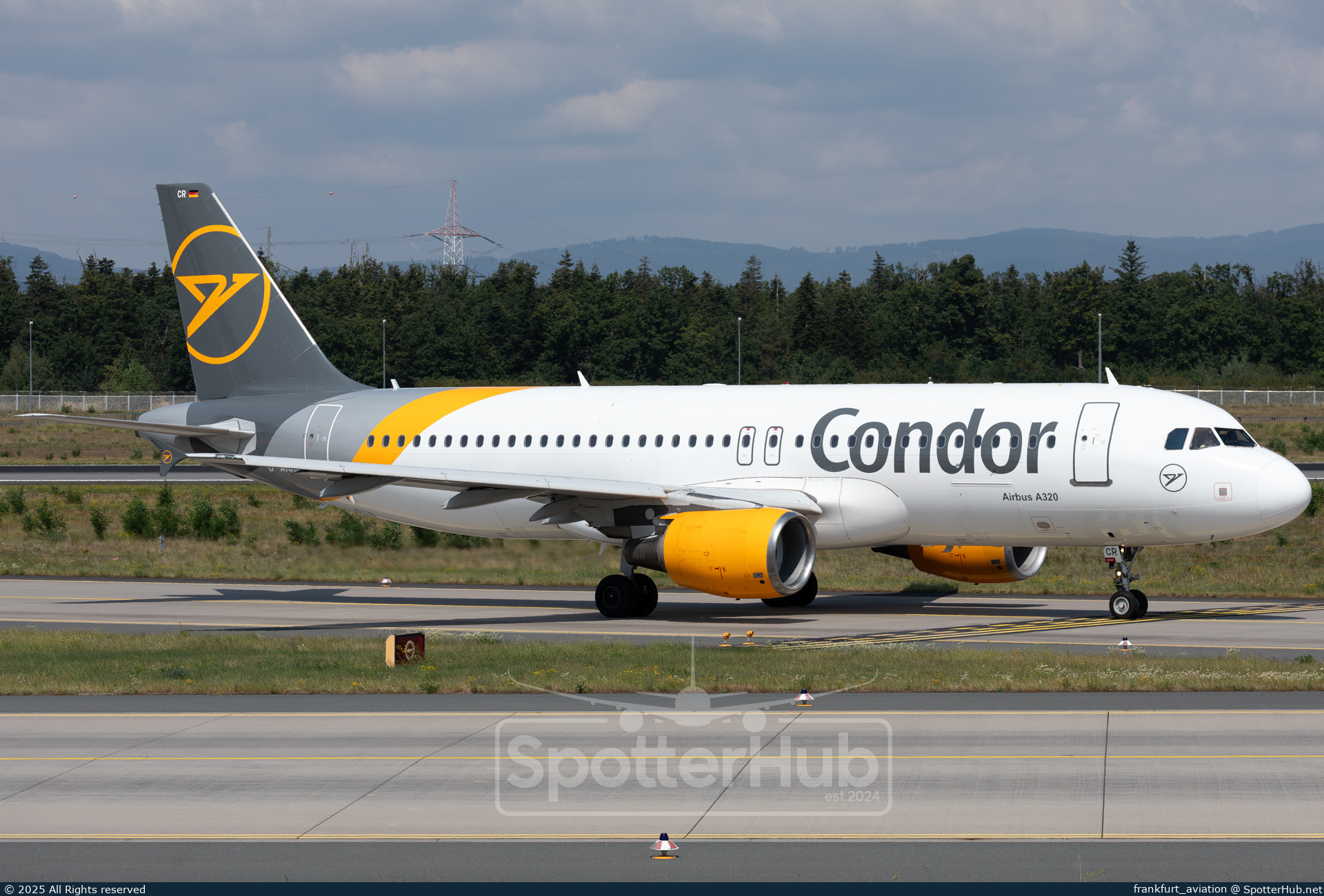 Photo of D-AICR - Airbus A320-214 operated by Condor
